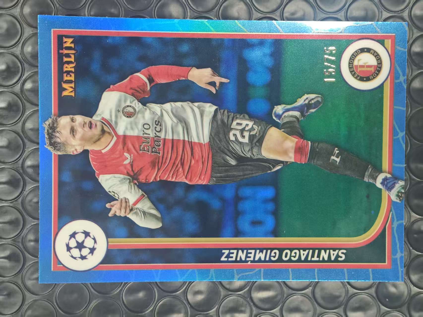 2023-24 Topps Merlin Santiago Gimenez 欧冠 梅林 费耶诺德 圣地亚哥 吉门内斯 希门尼斯 15/75编 蓝折 折射 卡品如图【原地起飞卡社】MVP11.6