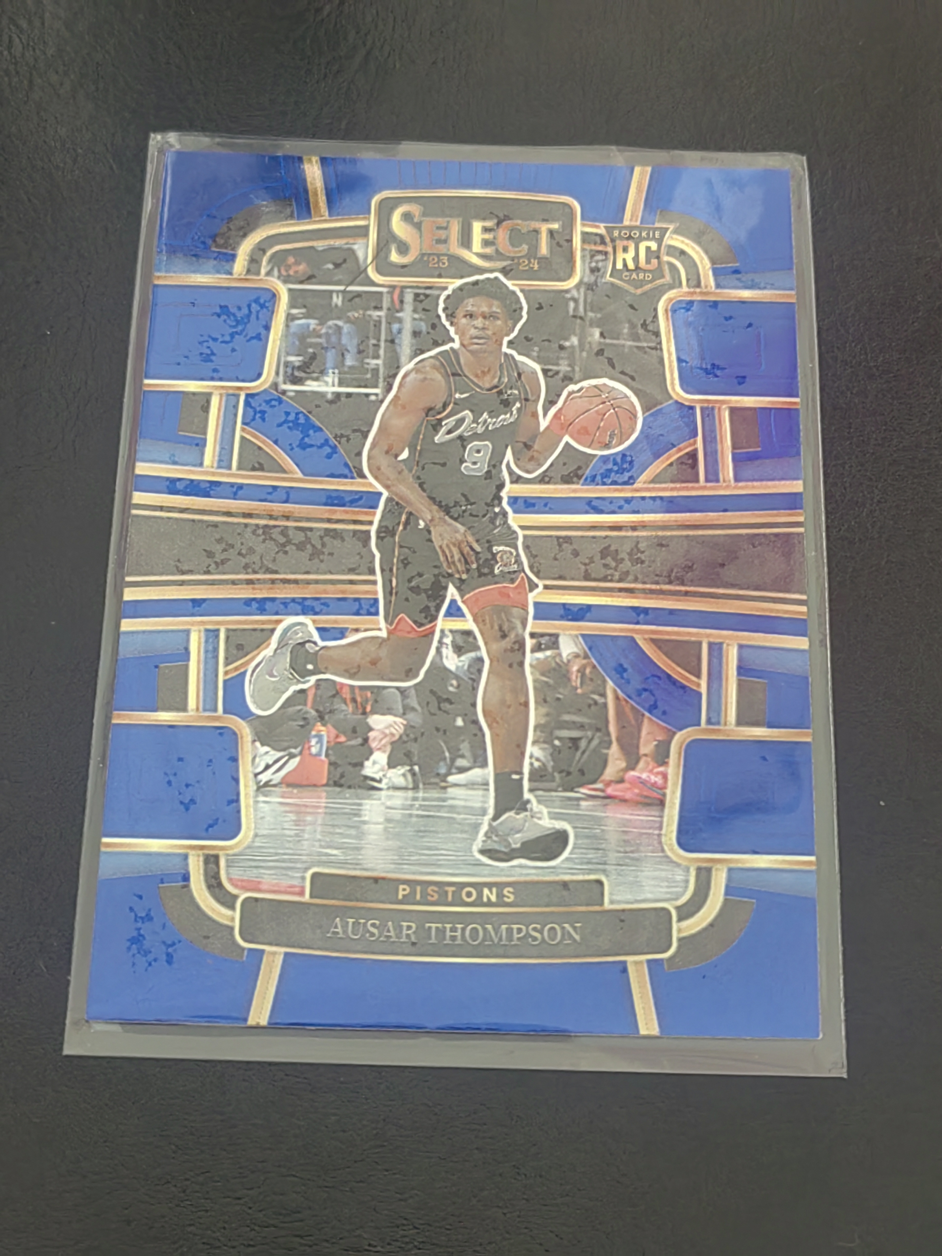 2023-24 Panini Select Ausar Thompson RC SELECT 蓝折 新秀 奥萨尔·汤普森 活塞 篮 白边白角 不保卡品 卡品 如图