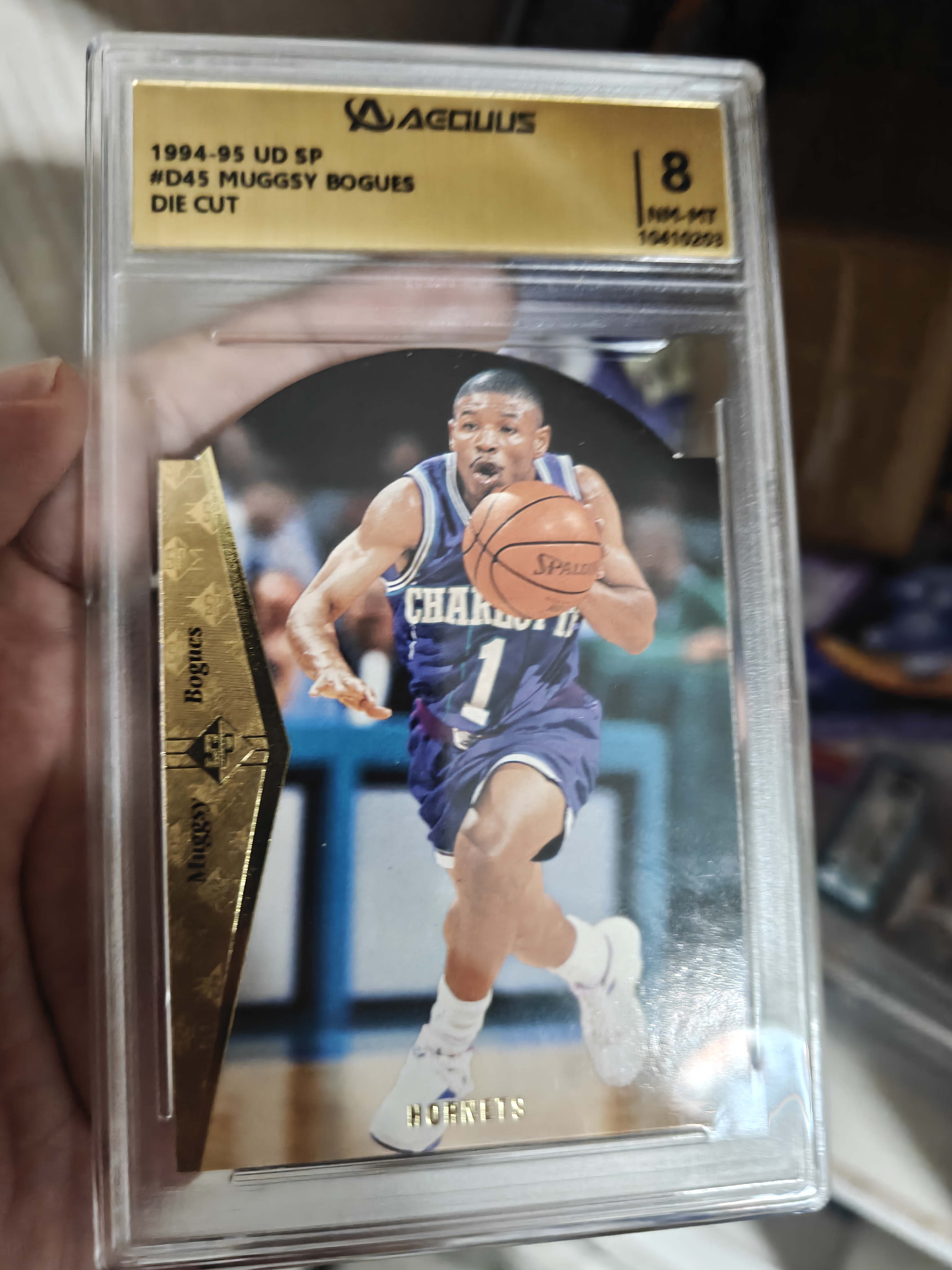 1995 Upper Deck SP Muggsy Bogues #D45 BGS8 小矮子 博格斯 最矮NBA球员 全明星 异形 大比例 投资必备