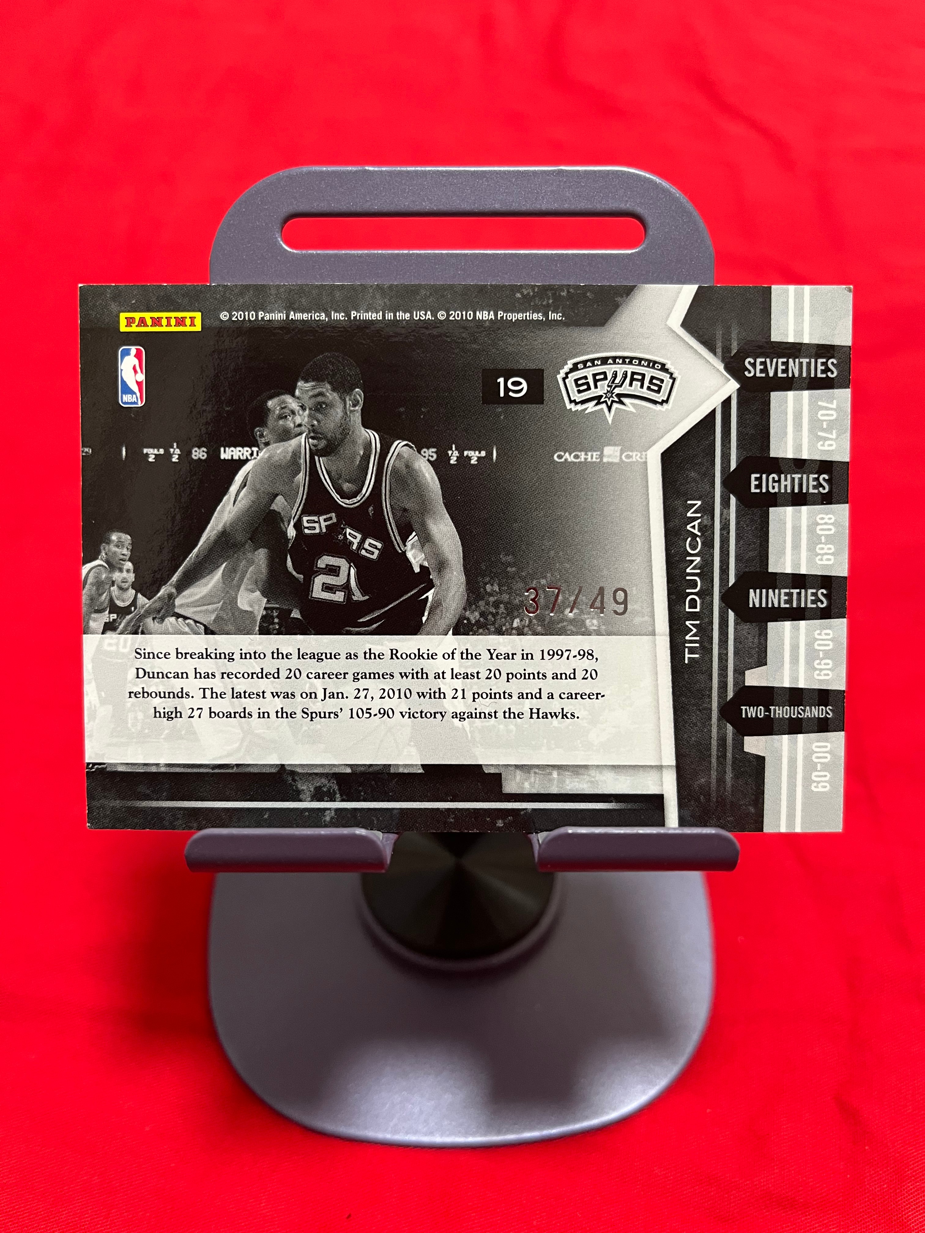 2010 Panini 老卡 老特 Tim Duncan 蒂姆 邓肯 石佛 马刺【带编 37/49 折射 实卡超闪 LIMITED 雷米特】【边角瑕疵如图 介意勿拍】#1108