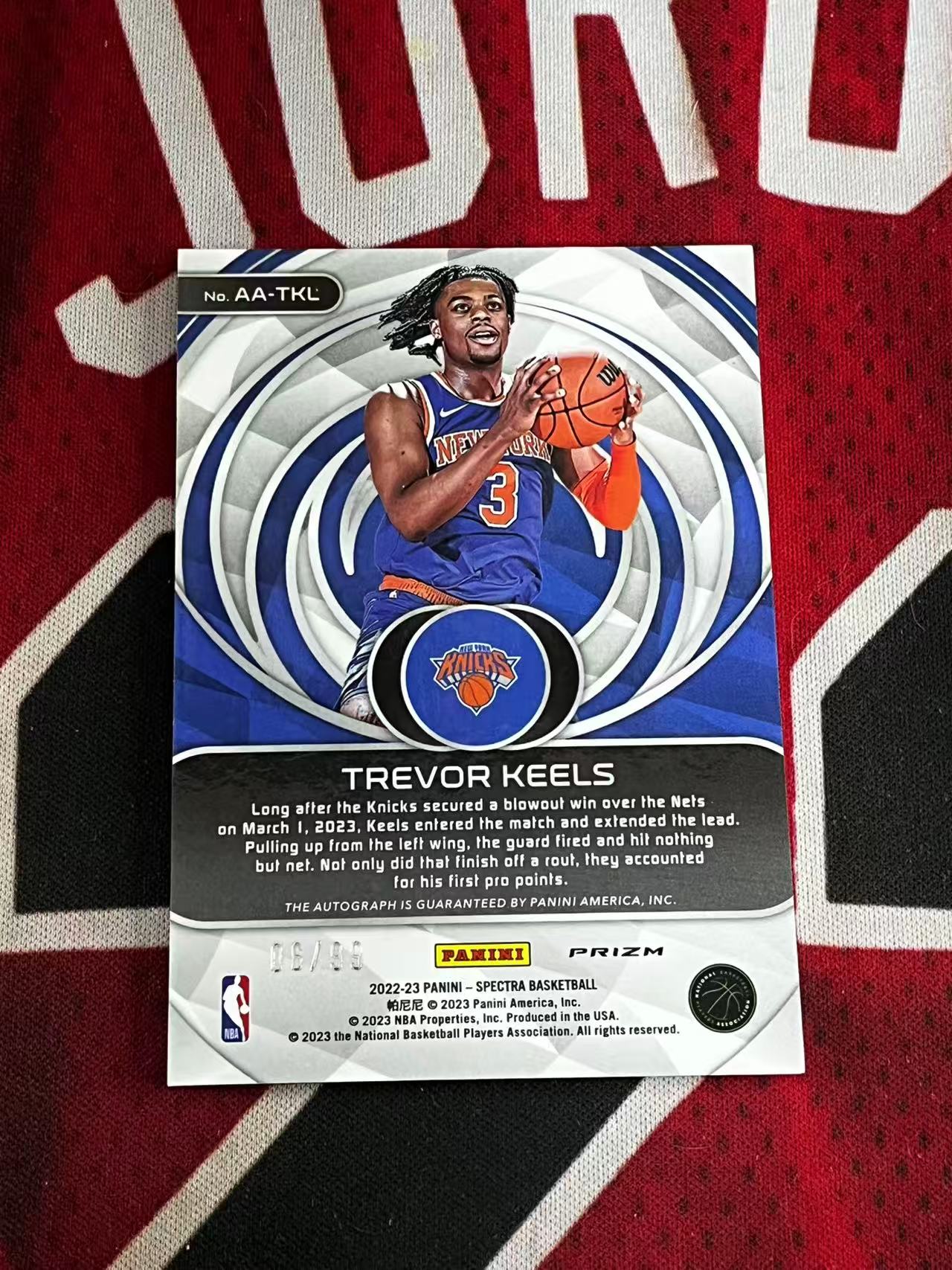 【0手续费接寄拍】2022-23 PANINI SPECTRA 光谱系列 尼克斯 新秀RC 特雷弗基尔斯 99编 签字卡 辐射签 绿折 折射 专收凑套必备【烂臭嘴代卖】