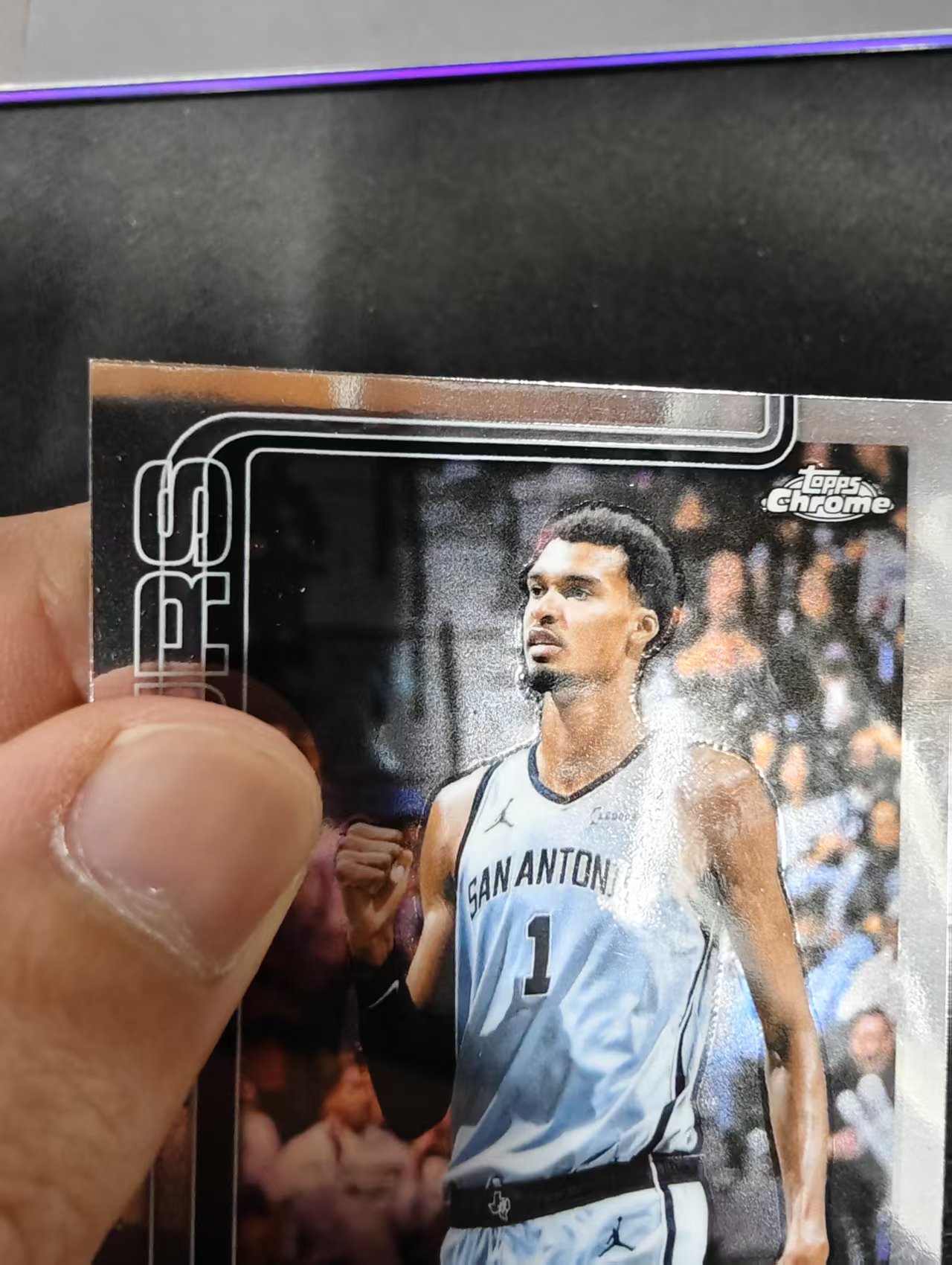 2026 Topps Chrome Update Victor Wembanyama 马刺 维克托 文班亚马 斑马 TCU 划痕 边角瑕疵 #22
