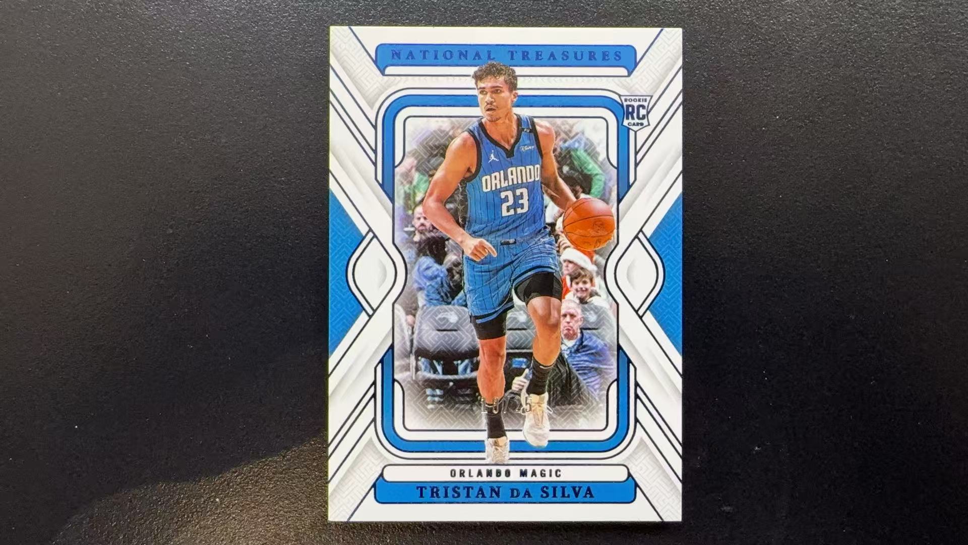 【Pw代卖】2024-25 Panini 国宝 Tristan DaSilva 达席尔瓦 魔术 德国 新秀 RC 蓝平行 color match base 25编 专收必备 卡品如图 萝卜哥