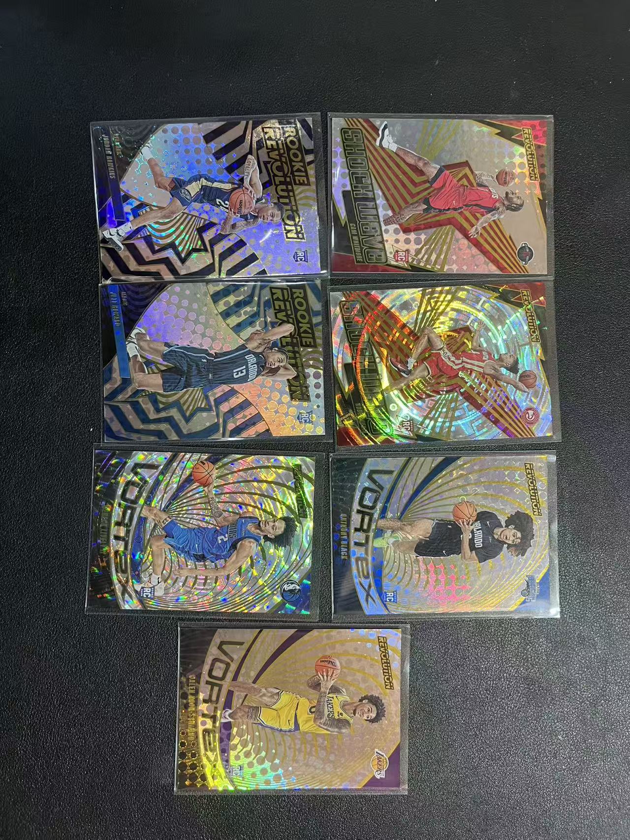 2023-24 Panini Revolution Dereck Lively II RC 革命 德里克 莱夫利 杰特 霍华德 科比 安东尼 布莱克 卡姆 惠特莫尔 等 新秀 折射 特卡 如图 龙龙龙