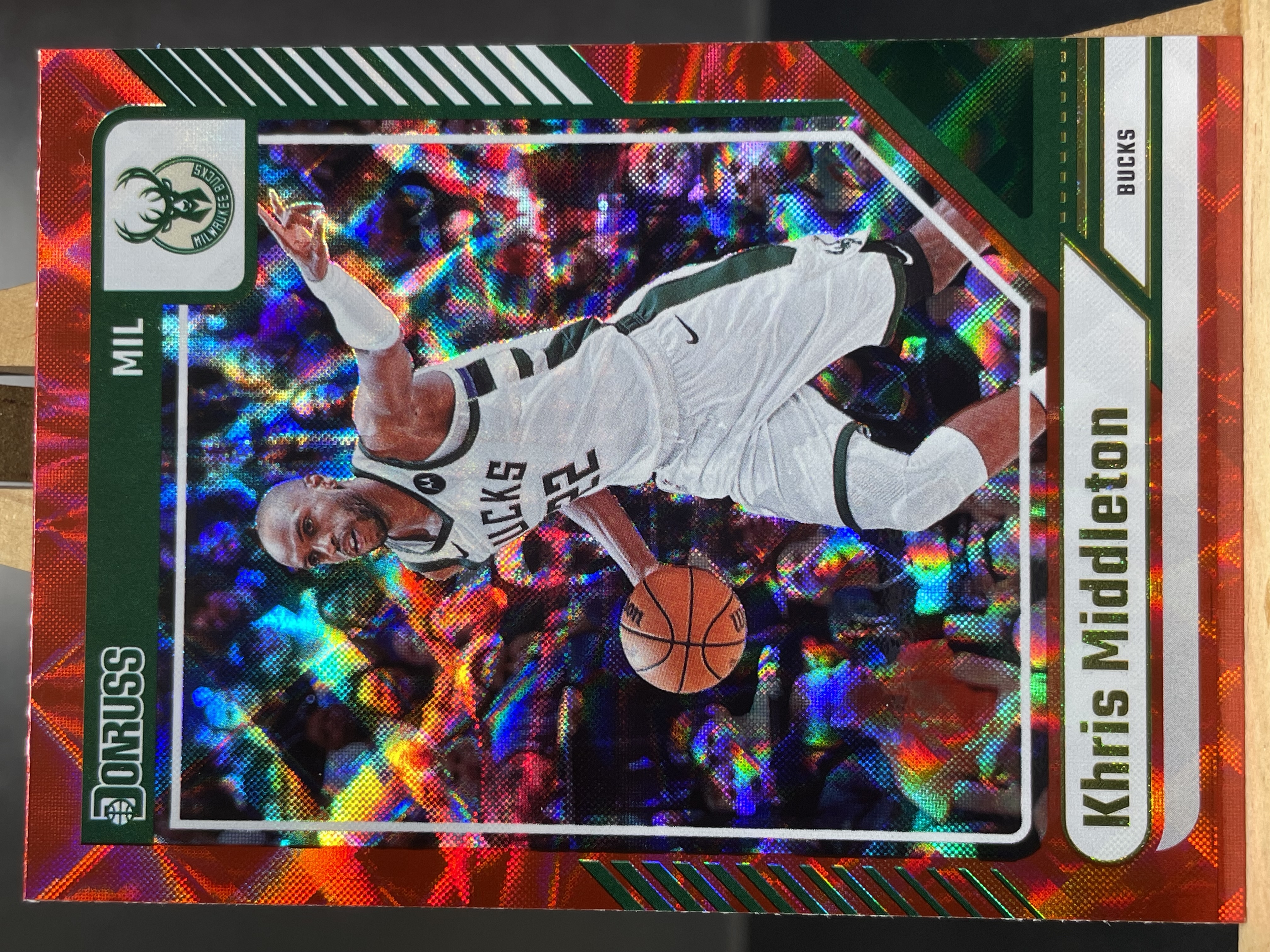 (B7) 2024-25 PANINI 杜蕾斯 系列 红蛛网折 克里斯 米德尔顿 雄鹿 实卡好看 收藏凑套必备 卡品如图 !!!