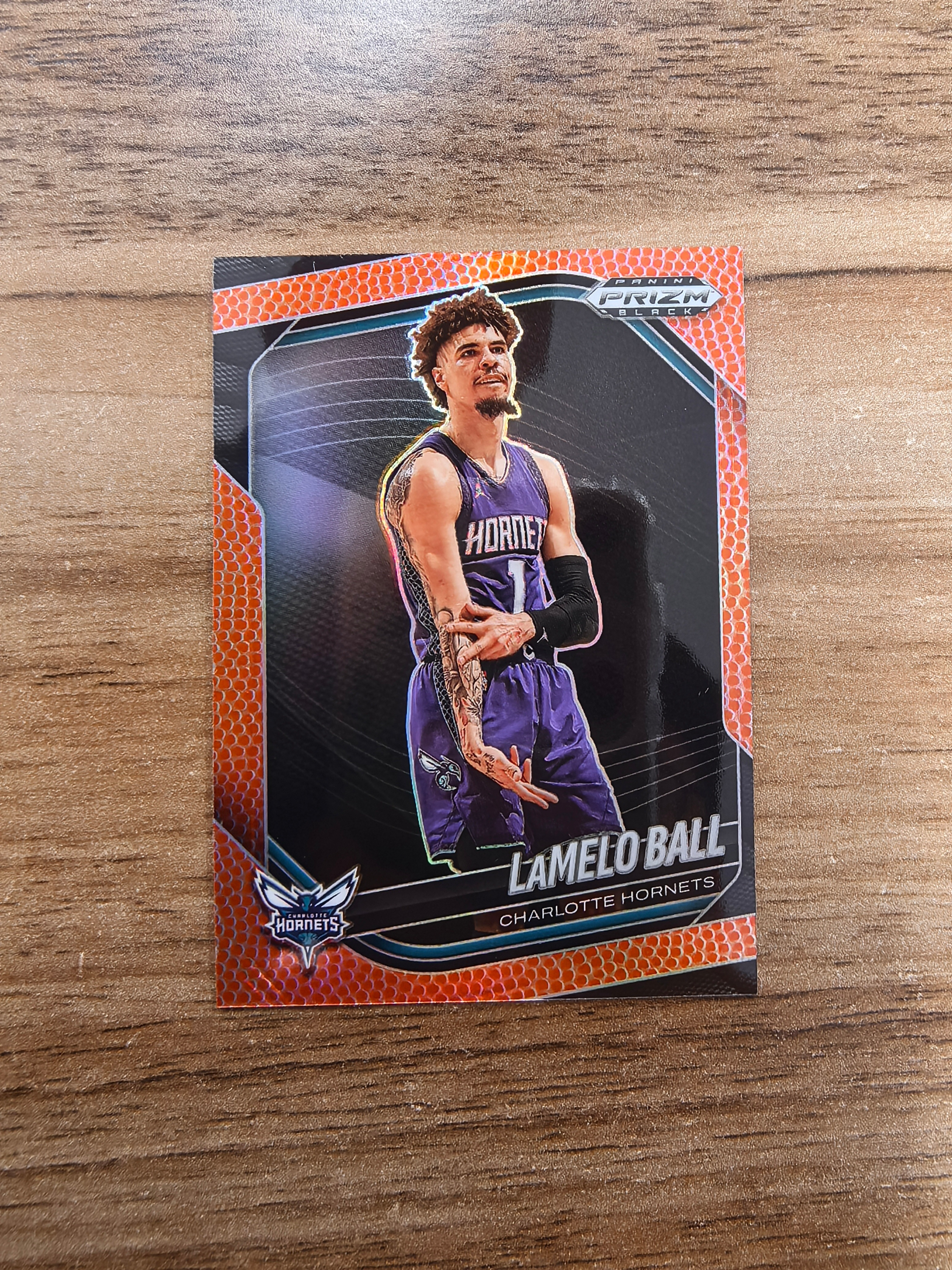 2024-25 Panini PRIZM BLACK LaMelo Ball 黄蜂 三球 拉梅洛鲍尔 045/225编 球皮折 折射 实卡精美 卡品如图 收藏必入 流浪