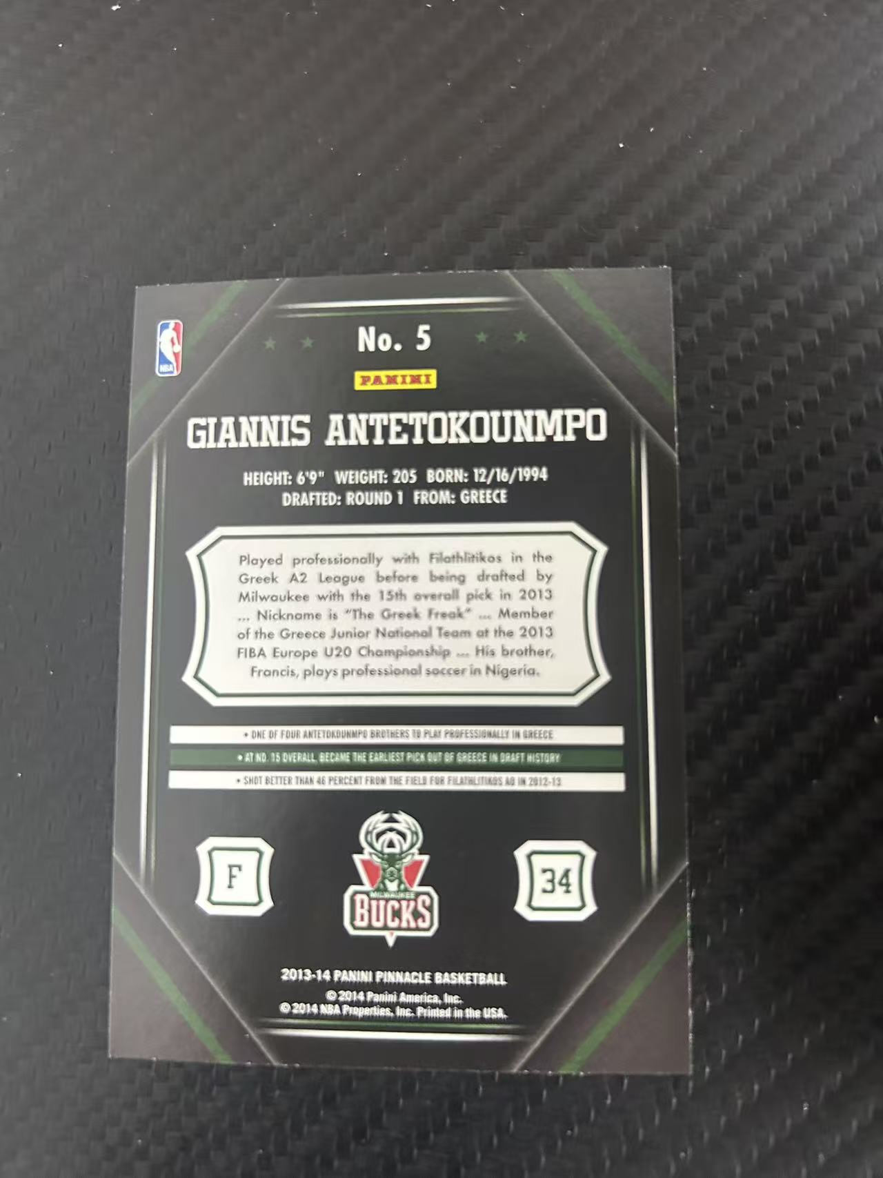 2013-14 Panini Pinnacle Giannis Antetokounmpo RC #5【灯灯拍卡】 新秀年 RC 字母哥 巅峰 阿德托昆博 大比例 base 雄鹿【雪茄】