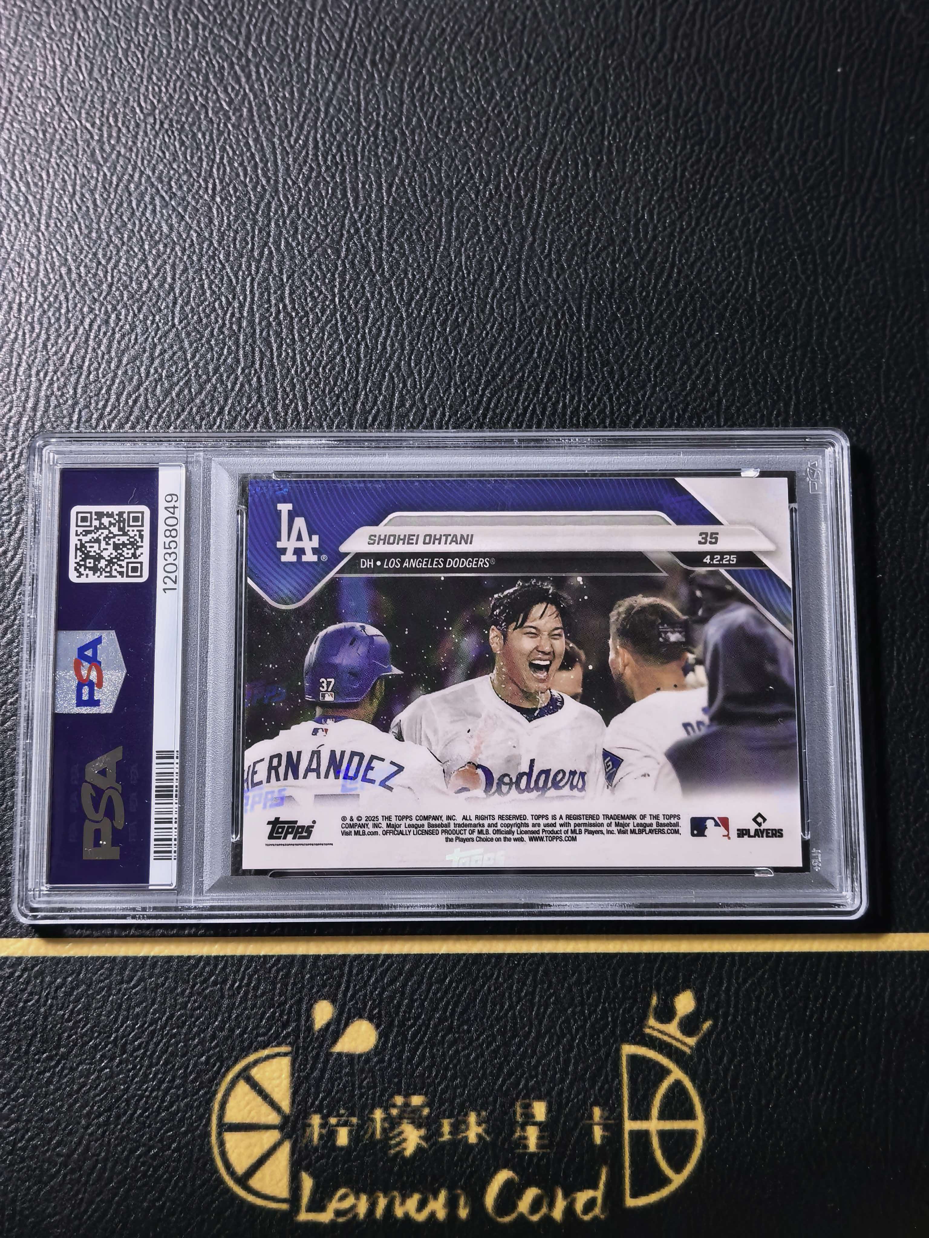 2025 Topps now Shohei Ohtani 【柠檬拍卖】洛杉矶 道奇 大谷翔平 1/1编 爆金折 折射 转会首版 时刻 PSA评级9分 #皮卡丘
