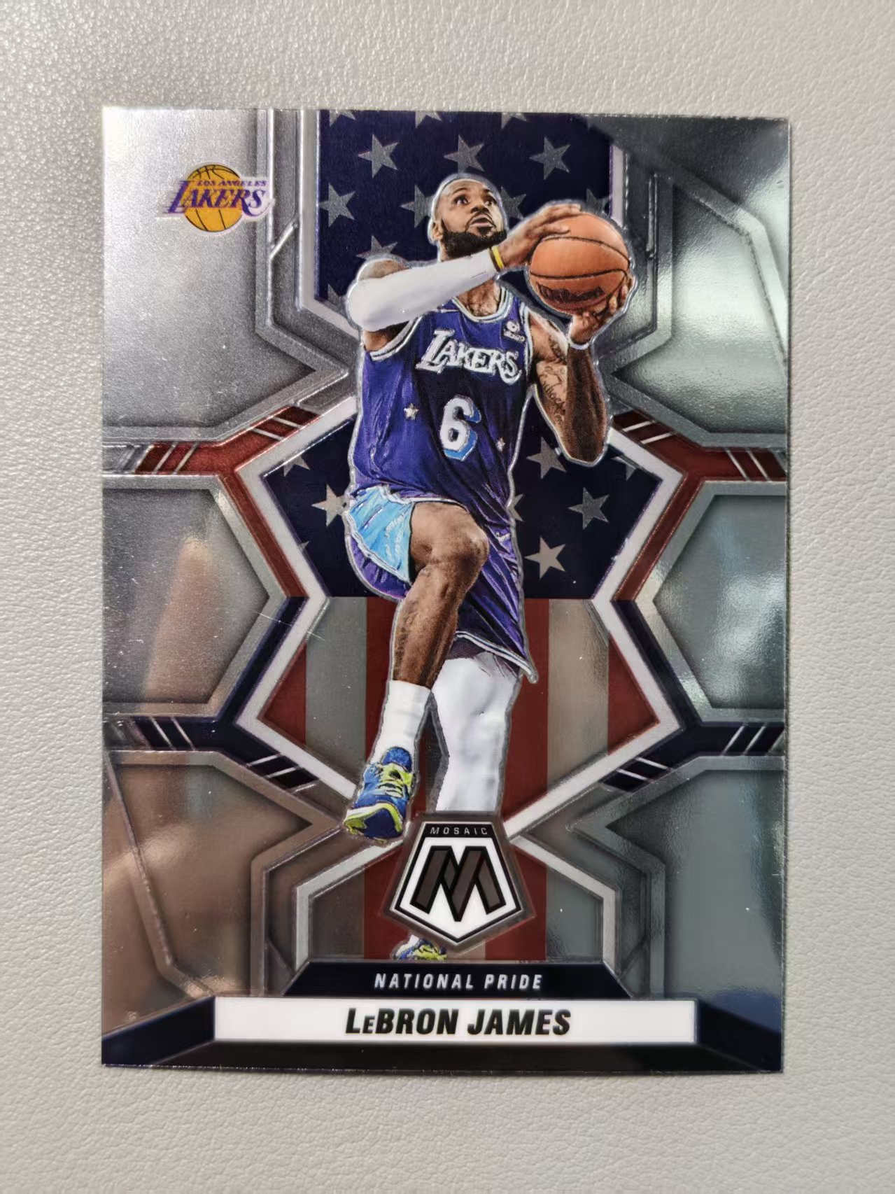 【阿泽代卖】2021-22 Panini Mosaic 马赛克 Lebron James 湖人 勒布朗 詹姆斯 美国队特卡 选图巨帅 卡品如图 介意勿拍-硕哥