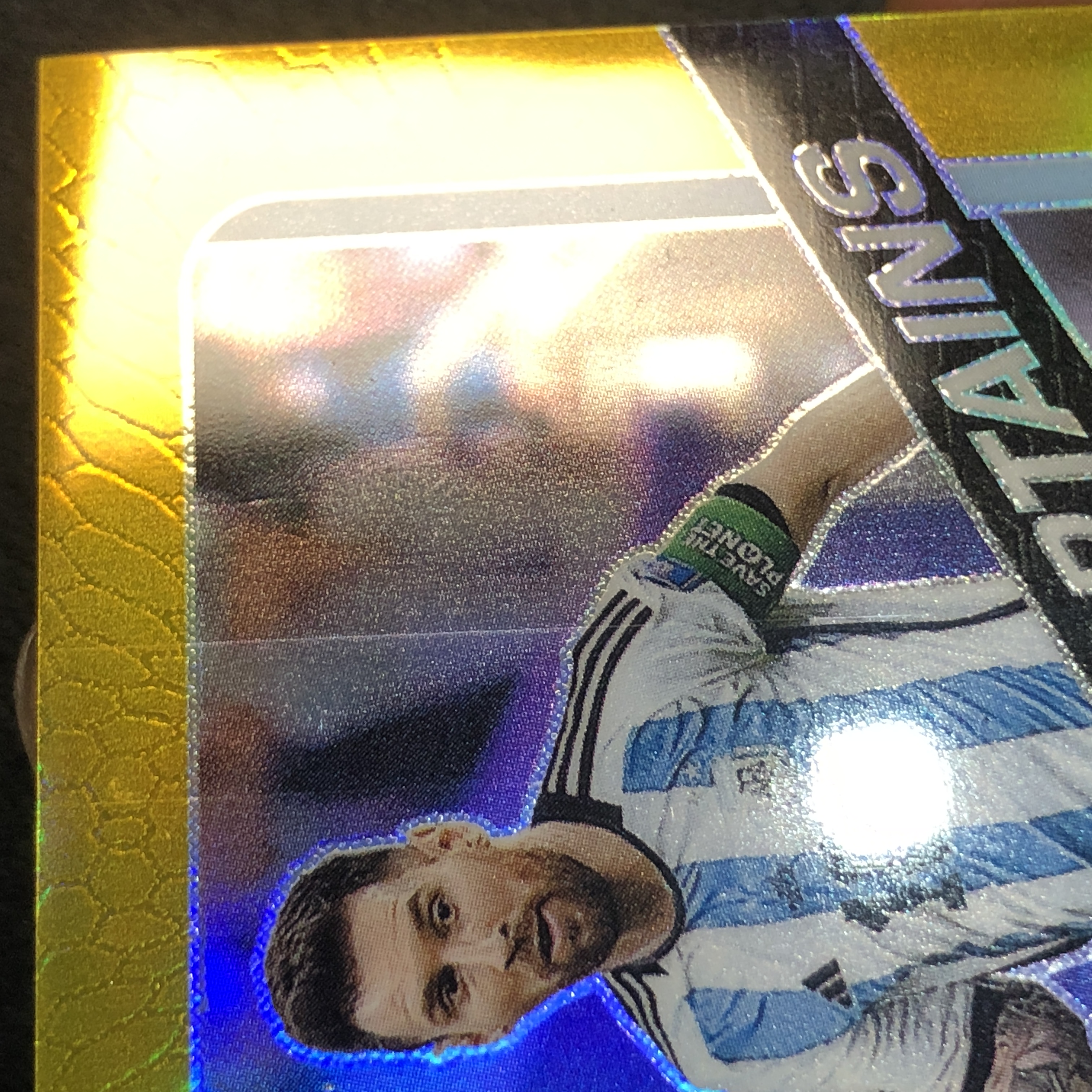 【拔脚精品】2026 panini prizm 世界杯 pz 梅西 阿根廷 球王 Lionel Messi 巴塞罗那 迈阿密国际 签字 冠军队长签 Winning Captains 2/10编 金折 编号同背|拔脚比特GXWHHX1