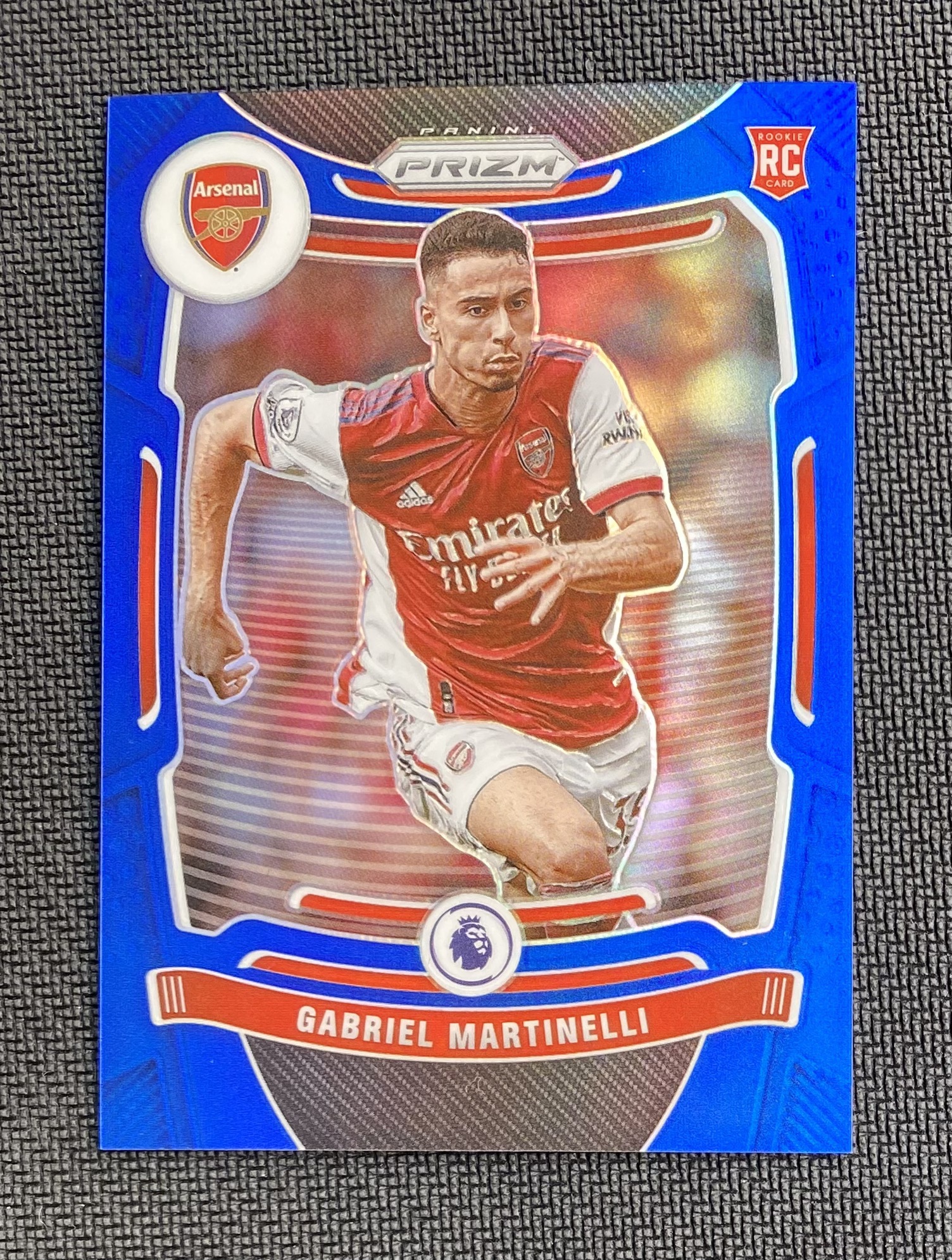 2021-22 Panini Prizm 英超 Gabriel Martinelli RC 阿森纳 马丁内利 新秀蓝折 262/340编 正反面均有划痕 背面印刷线 品控慎拍 不累计 菊-SIU