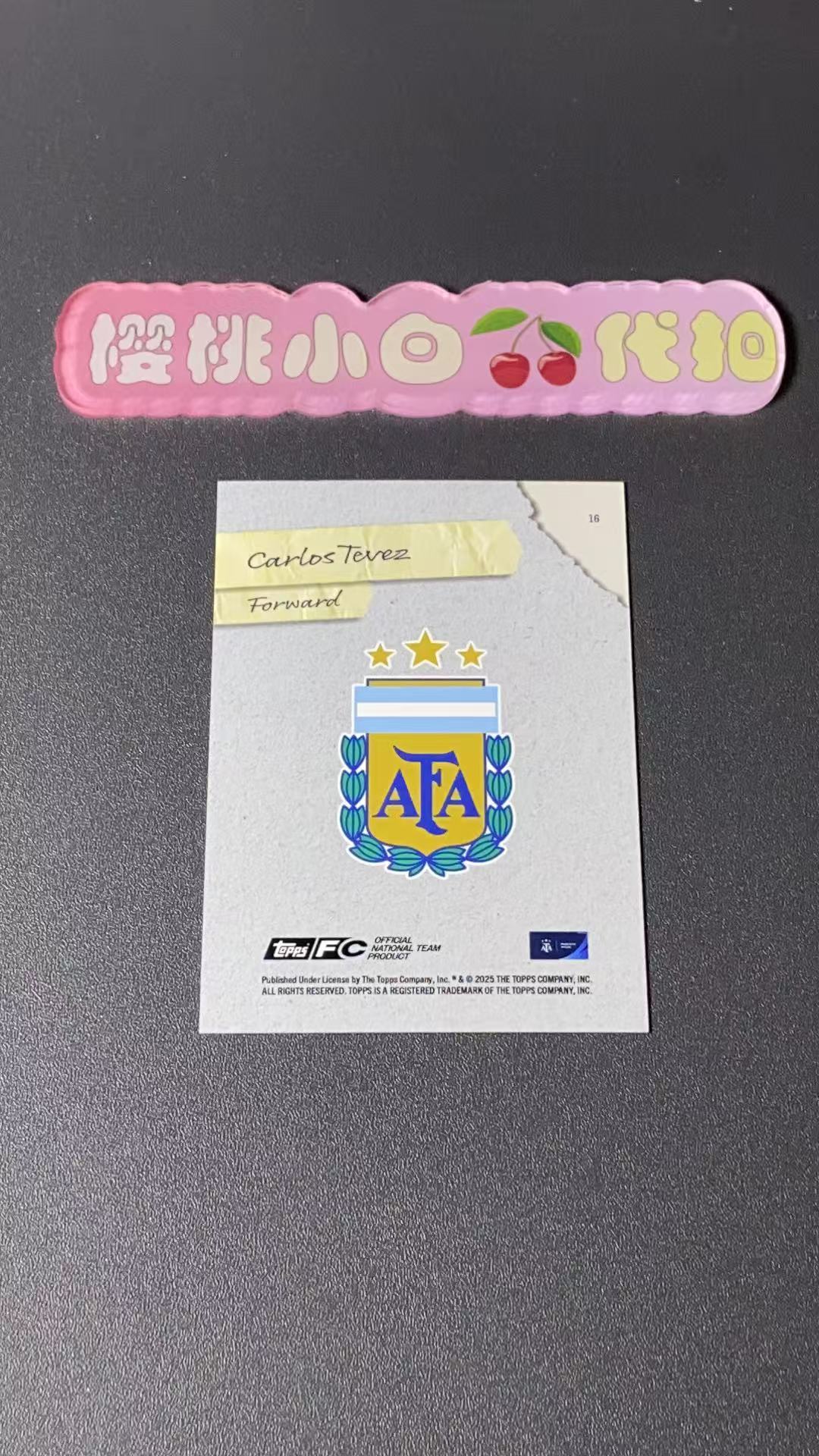 2025 Topps Argentina Carlos Tevez 樱桃小白 25编 特维斯 快照 橙折 阿根廷聚焦系列 卡品不保 默认微瑕 收藏必备【许克】
