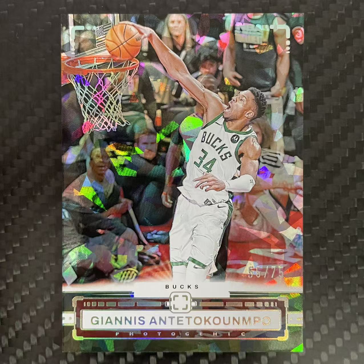 2023-24 Panini Photogenic Giannis Antetokounmpo 【杰克森拍卖】扬尼斯 阿德托昆博 雄鹿 75编 碎冰折 雕哥