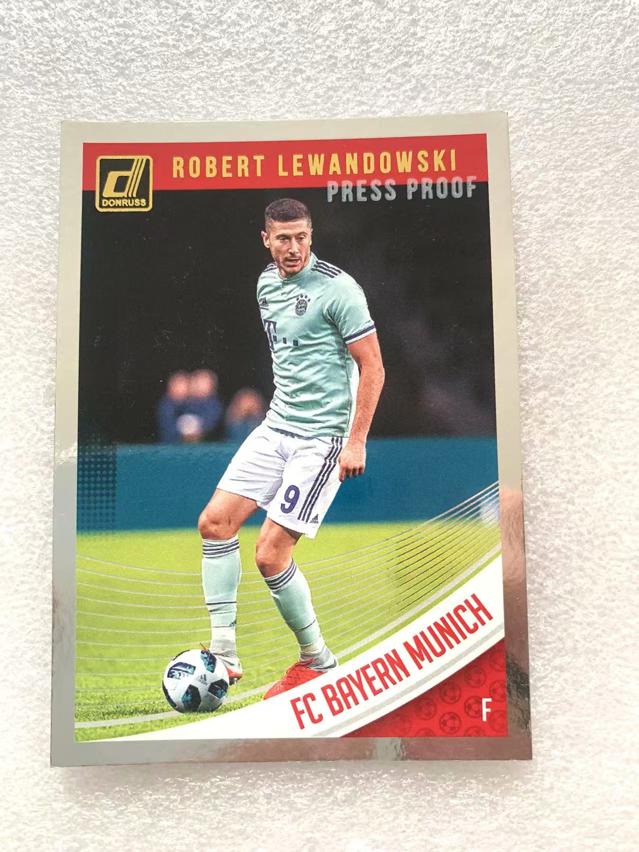 2018-19 Panini Donruss 杜蕾斯 莱万多夫斯基 Lewandowski 拜仁慕尼黑 银平行特卡 卡品如图 红魔哥