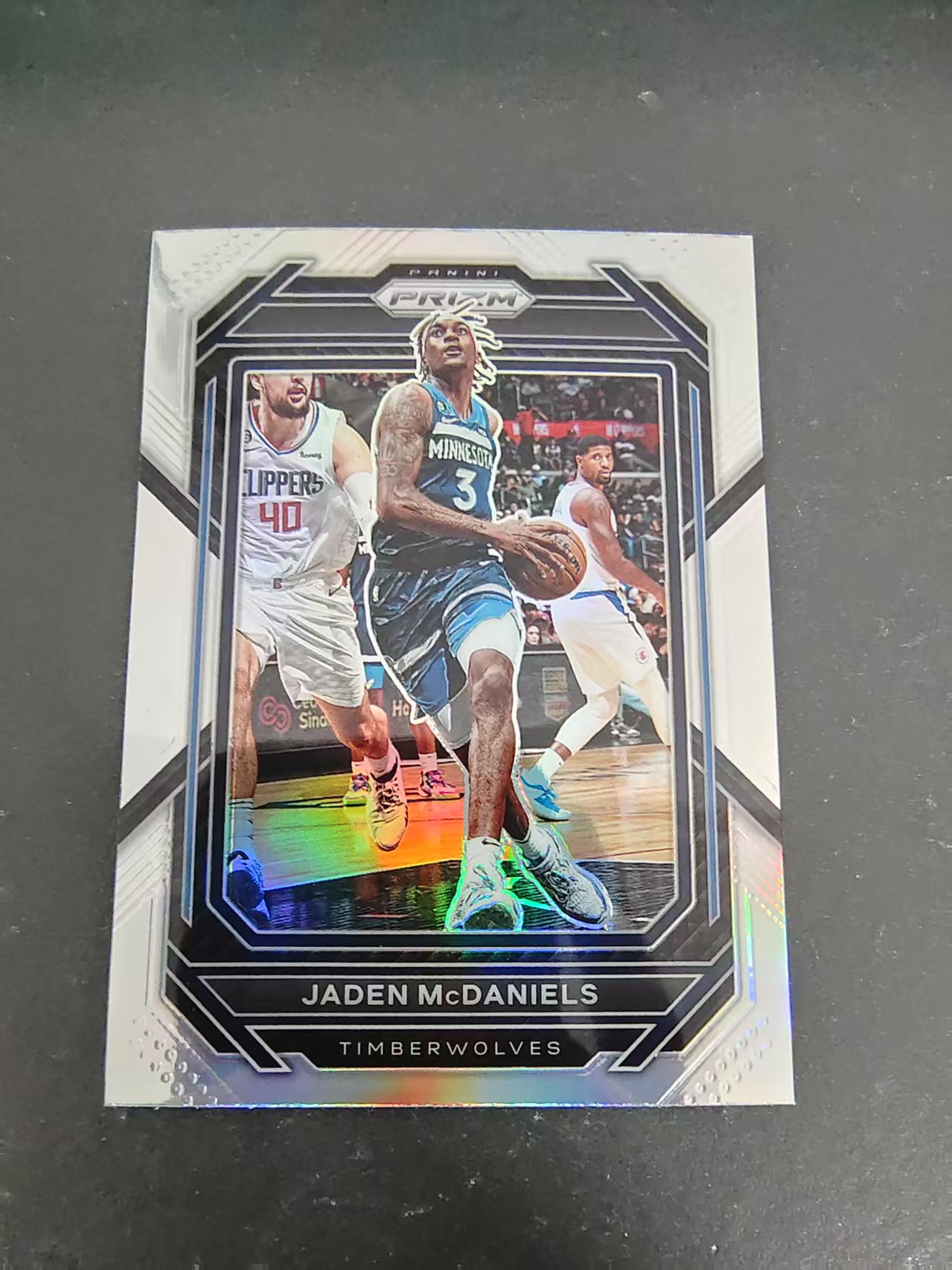 【可合并,不累计】2022-23 Panini Prizm Jaden McDaniels 杰登 麦克丹尼尔斯 森林狼 PZ 银折 划痕 边角瑕疵 #53