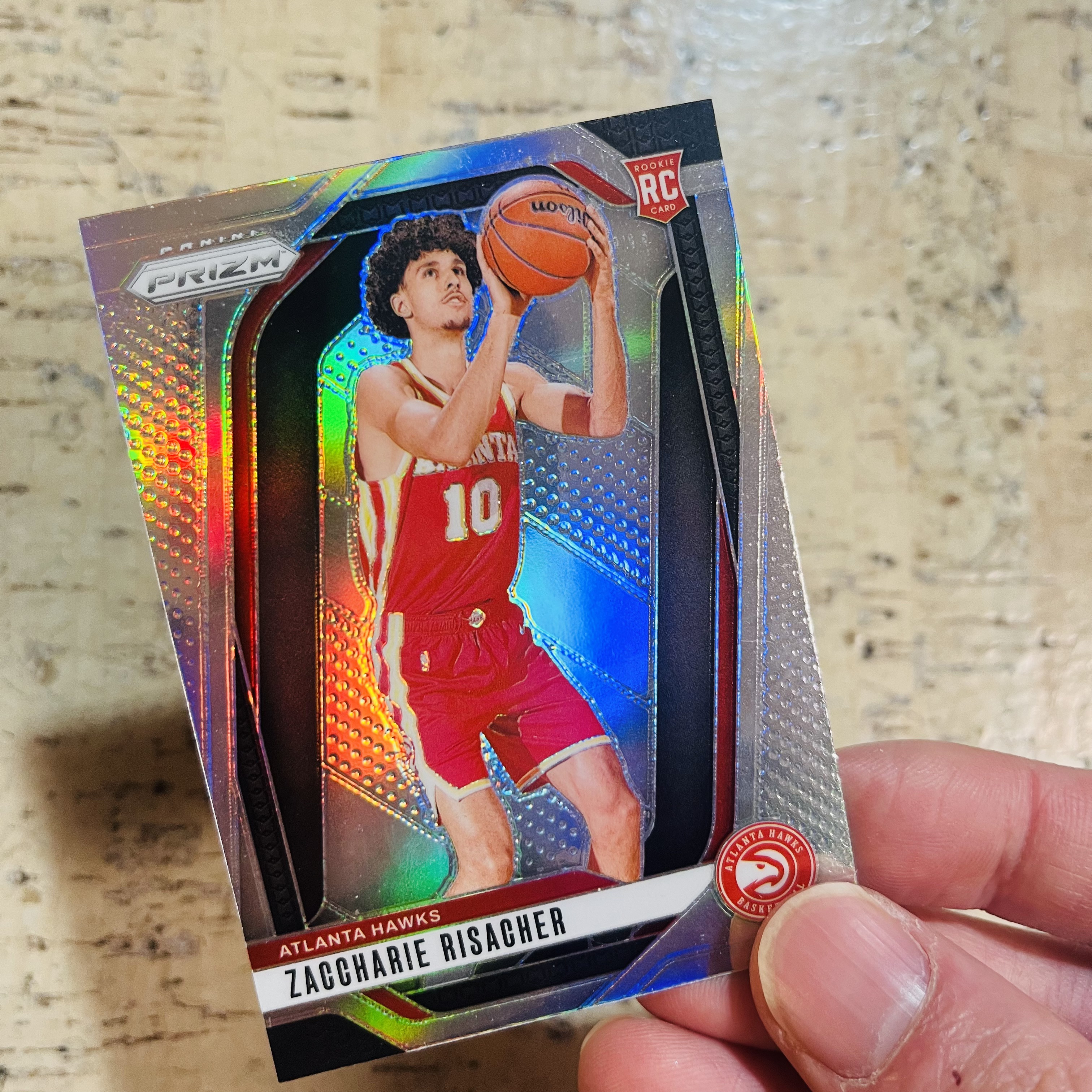 2024-25 Panini Prizm Zaccharie Risacher RC 新秀 老鹰 里萨谢 正银折 银折射 稀有折射 凑彩虹必备 上方中间轻微细痕见图三【小卡迷拍卖 可累积半年】