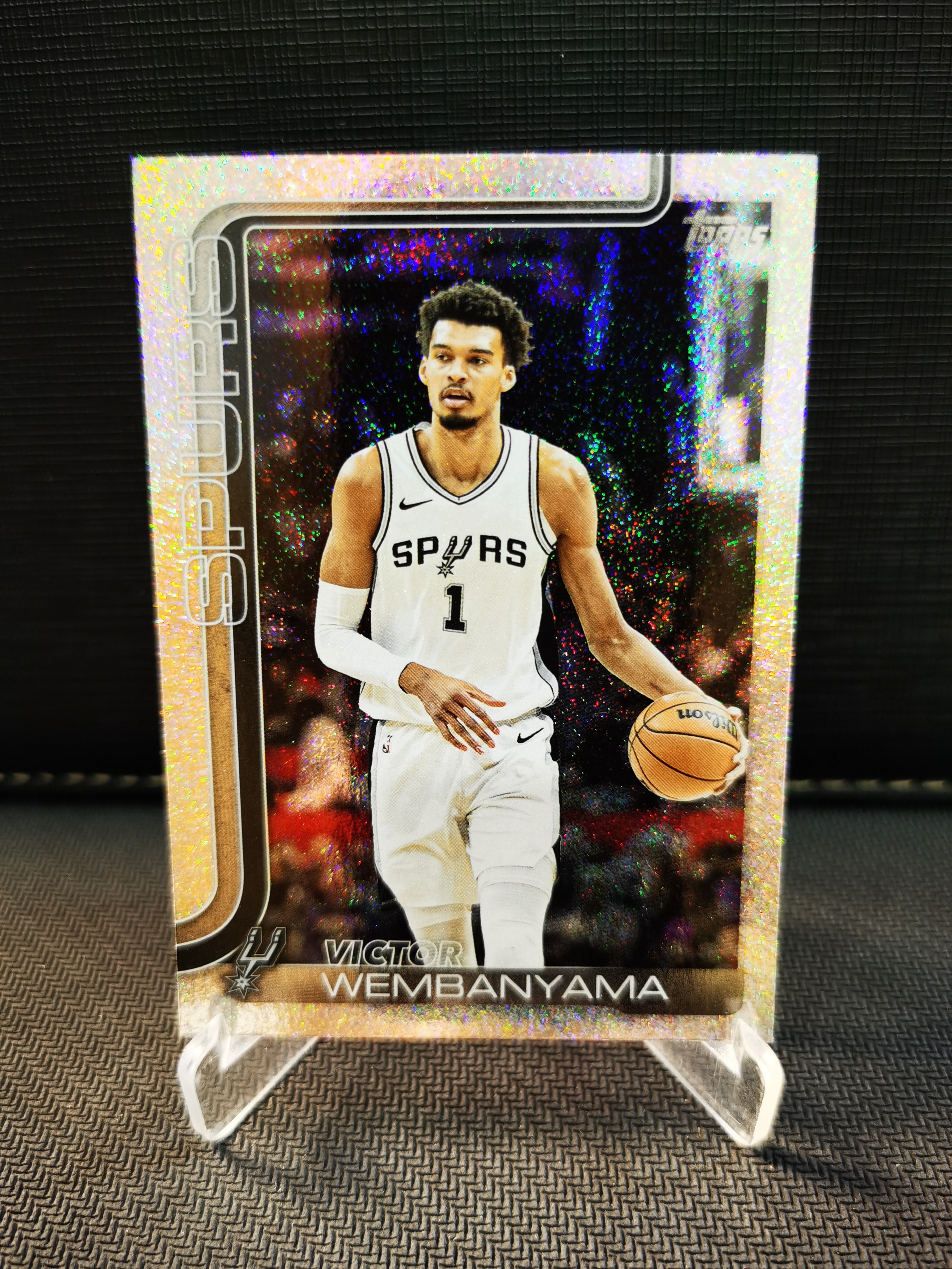 2025-26 Topps flagship Victor Wembanyama 文班亚马 折射 银闪折 银折 topps元年 收藏必备 卡品如图 -猕猴桃-【乌苏拍卖】