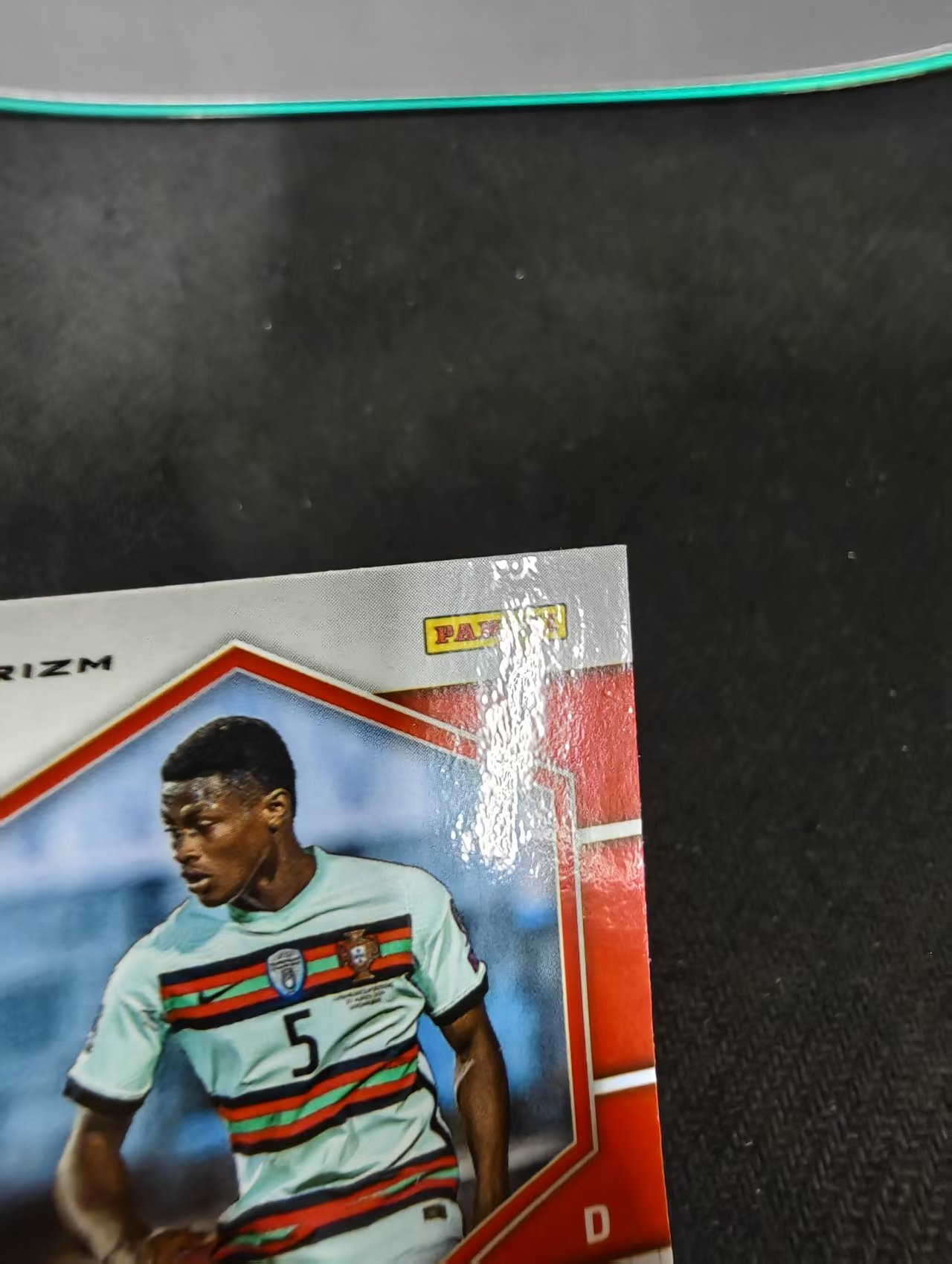 2021-22 Panini Mosaic Nuno Mendes RC 努诺 门德斯 新秀 葡萄牙 大巴黎 马赛克折 卡塔尔世界杯马赛克 划痕 边角瑕疵 #111