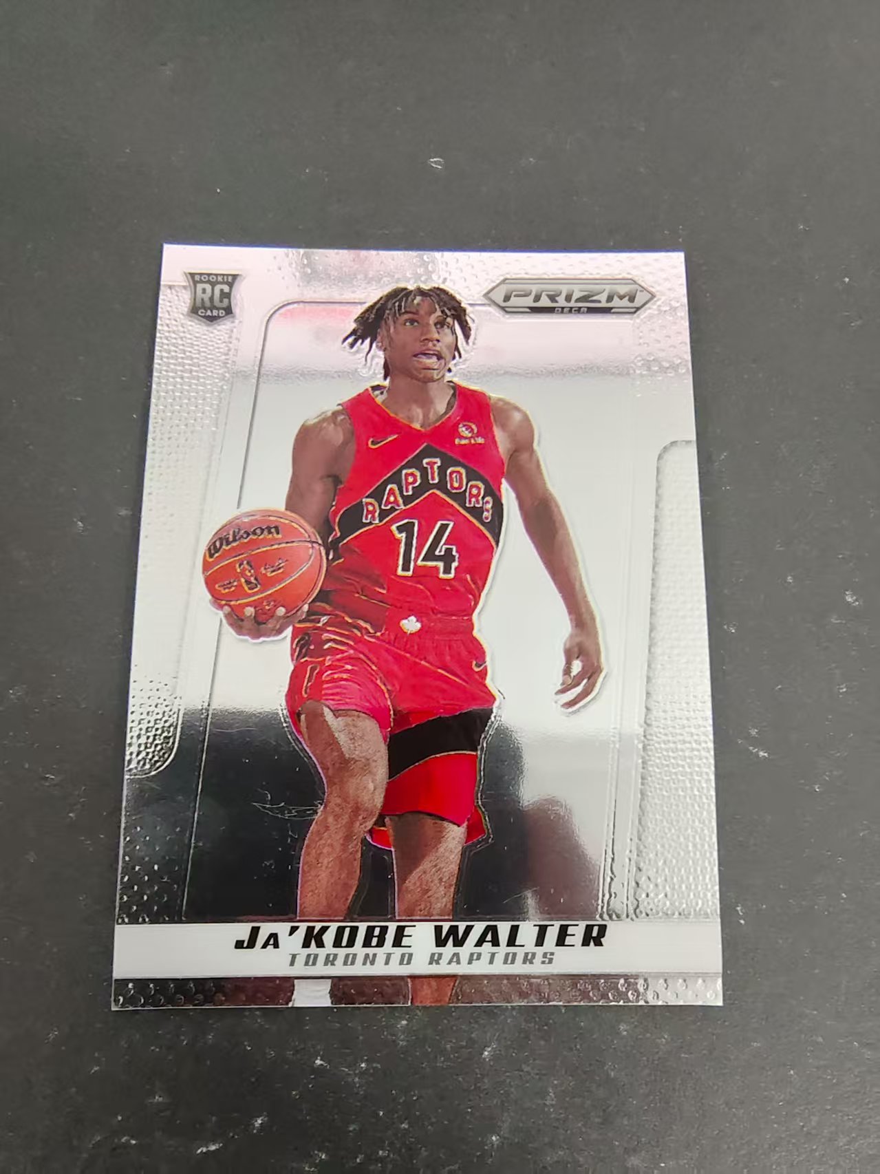 【可合并,不累计】2024-25 Panini Prizm Deca Ja'Kobe Walter 复刻元年PZ 新秀RC 贾科比 沃尔特 猛龙 划痕 边角瑕疵 #116