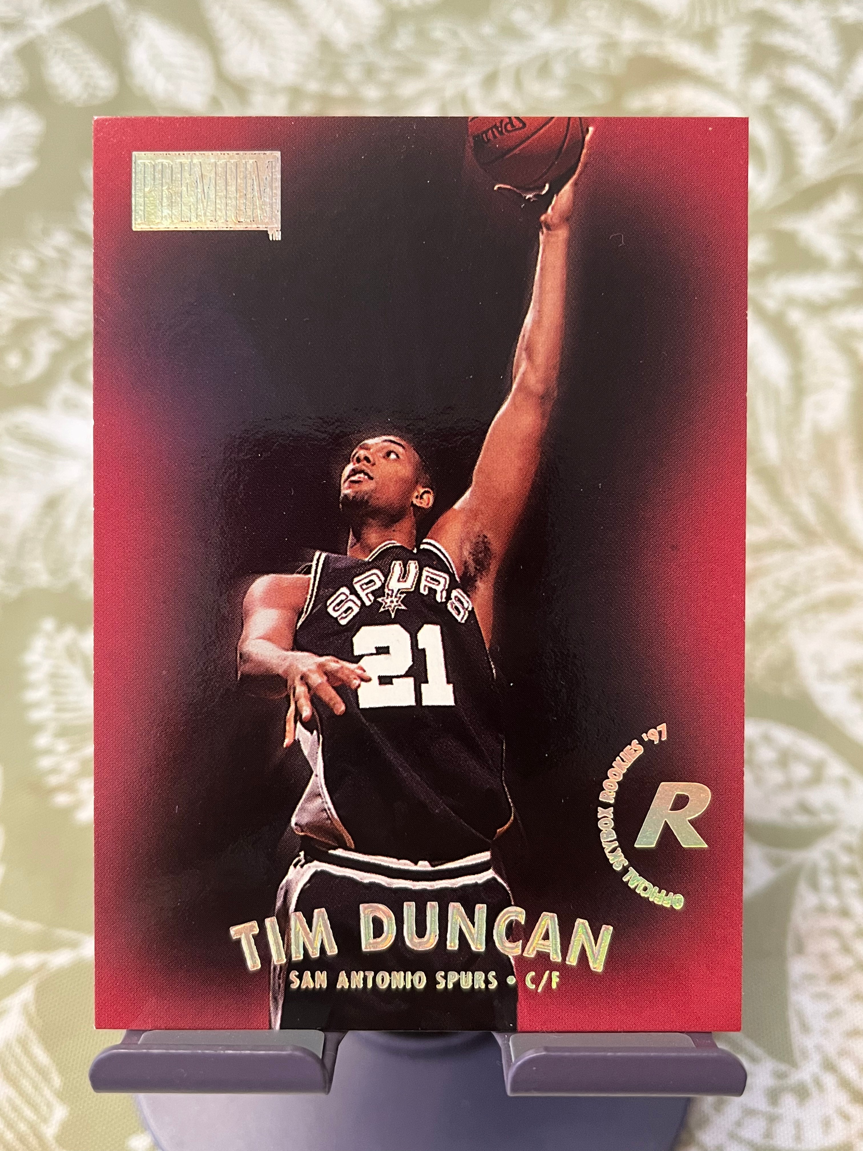 1997 SkyBox 老卡 老特 Tim Duncan 蒂姆 邓肯 石佛 马刺【新秀年 经典选图 经典设计 PREMIUM】【边角瑕疵如图 介意勿拍】#1212