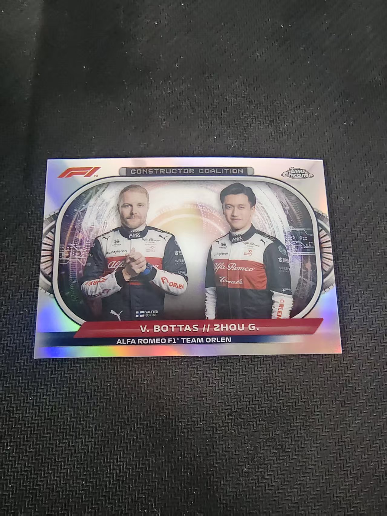 【汽水拍卖】2022 Topps Chrome F1 Valtteri Bottas 瓦尔特里 博塔斯 Guanyu Zhou 周冠宇 双人特卡 银折 划痕 边角瑕疵 #AR