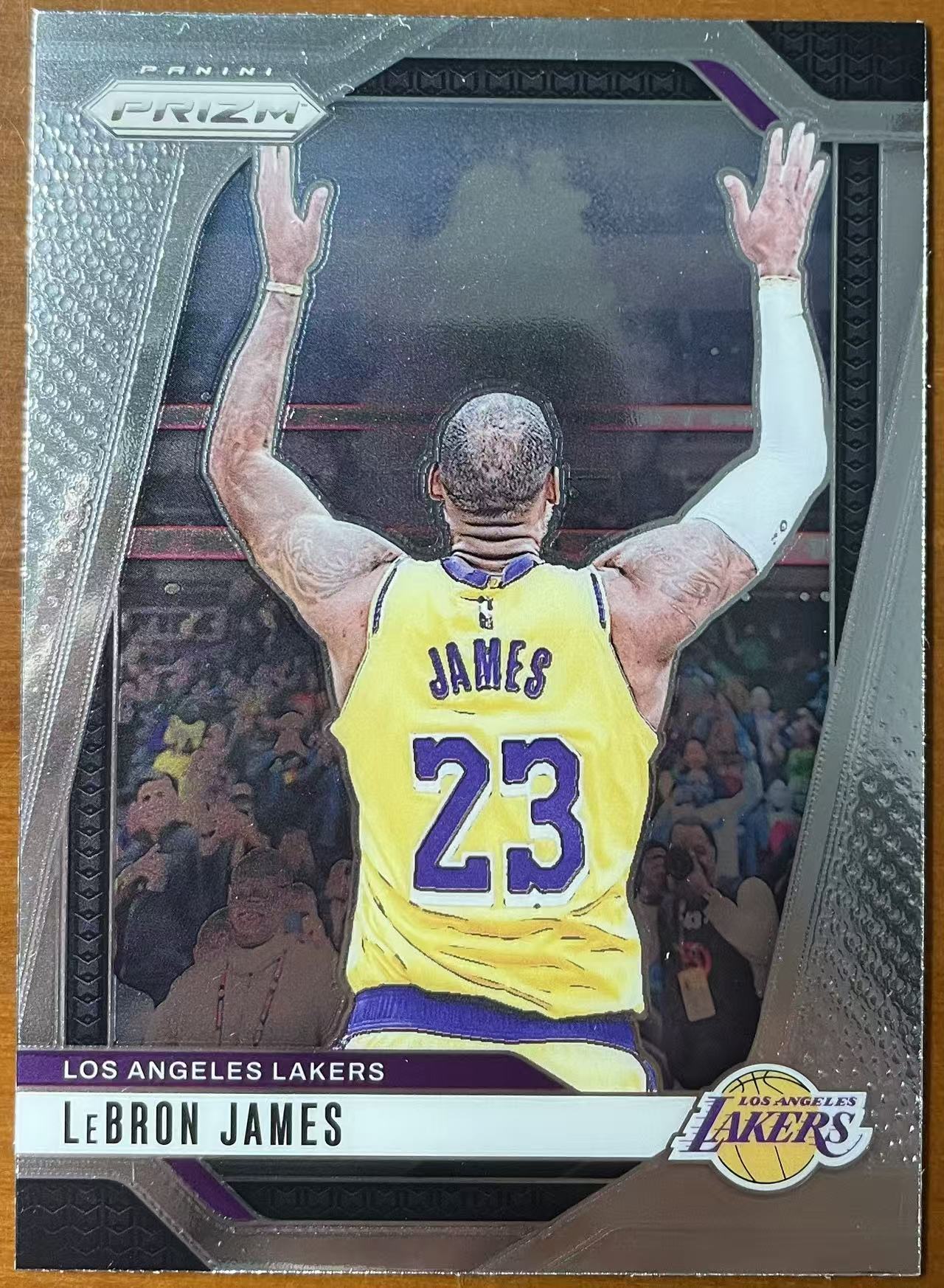 2024-25 Panini Prizm LeBron James 湖人 勒布朗 詹姆斯 经典撒镁粉选图 卡品如图(苹果)