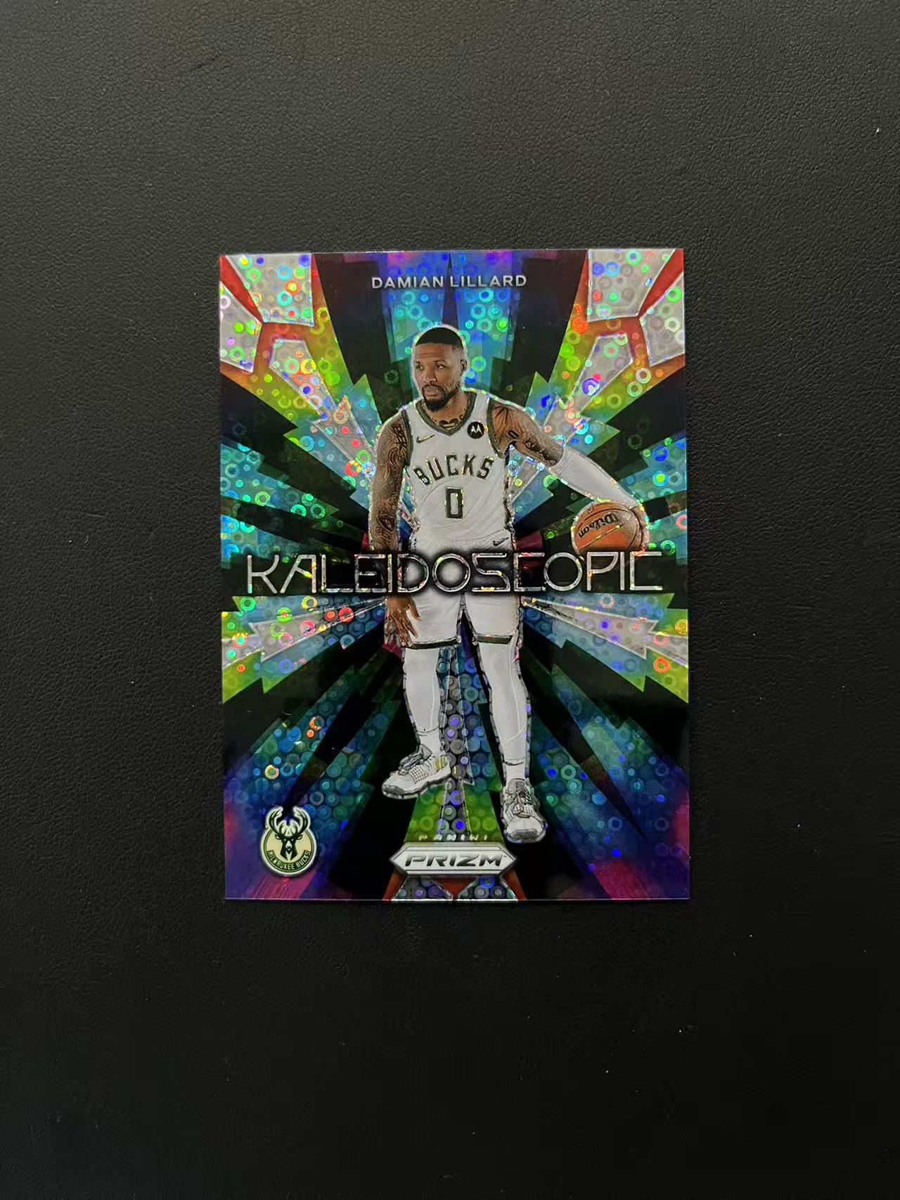 2023-24 Panini Prizm Damian Lillard 《王中王代卖》Prizm 密尔沃基雄鹿 达米安 利拉德 折射 银泡泡折 特卡 边角微白 瑕疵如图 凑套必备 可累积 D23