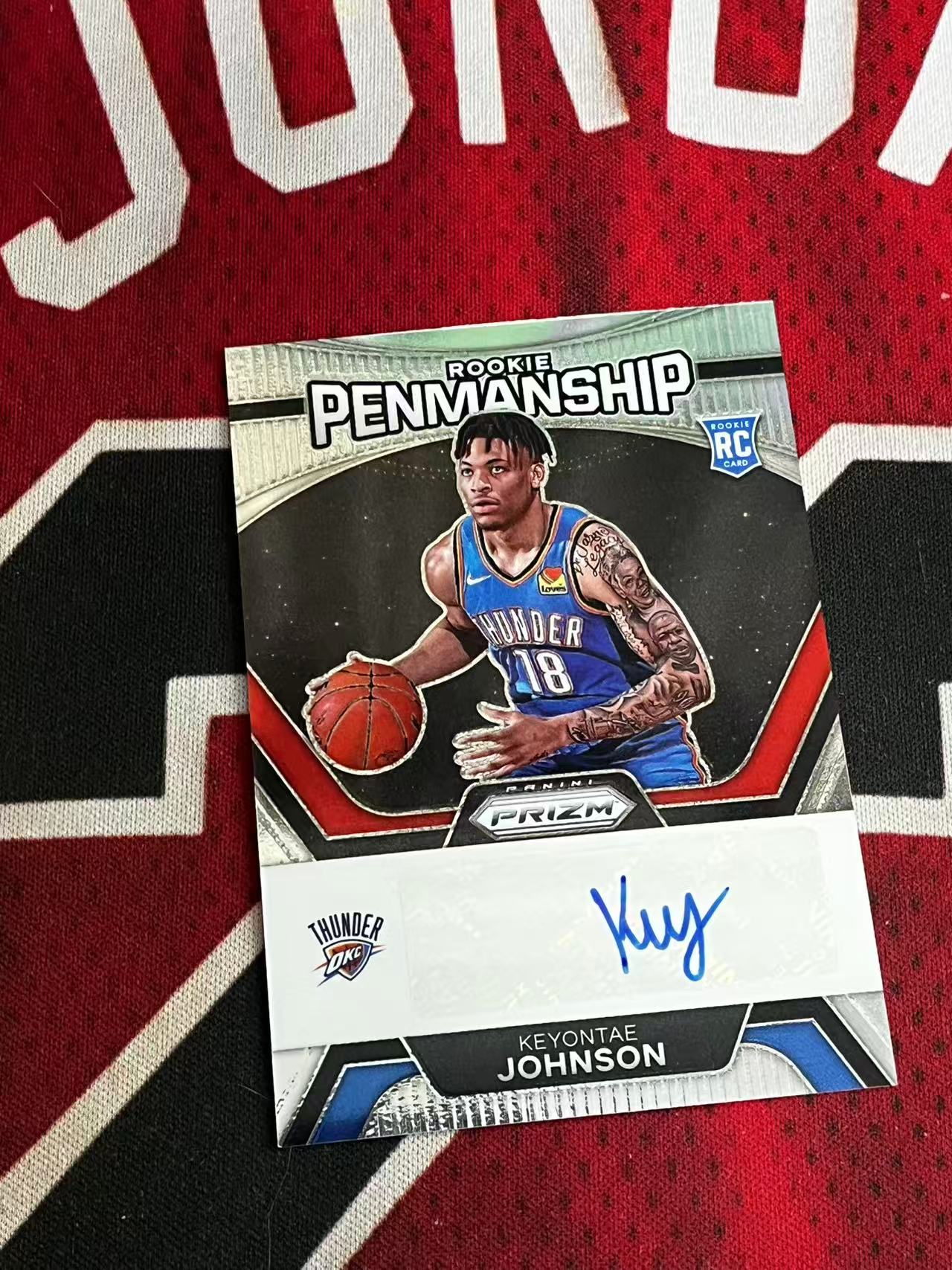 【接寄拍费率低至5%含卡淘手续费】2023-24 PANINI PRIZM PZ 雷霆 新秀RC 基昂泰约翰逊 签字卡 正新秀书法签字卡 专收凑套必备【烂臭嘴拍卖】