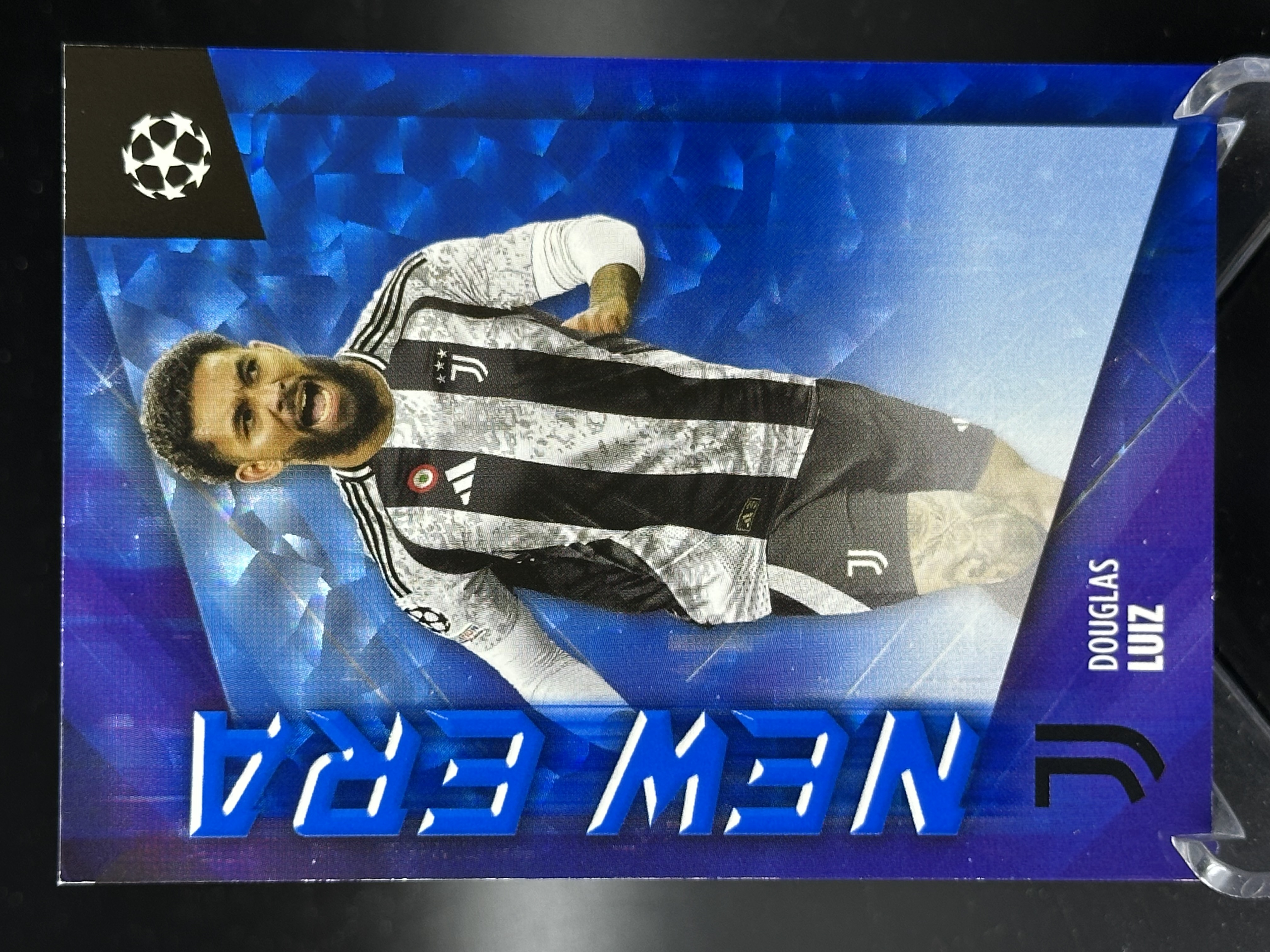 2023-24 Topps Chrome Douglas Luiz 【小黄拍卖】欧冠 道格拉斯 路易斯 尤文图斯 蓝碎冰折 特卡 52/75编「cook」