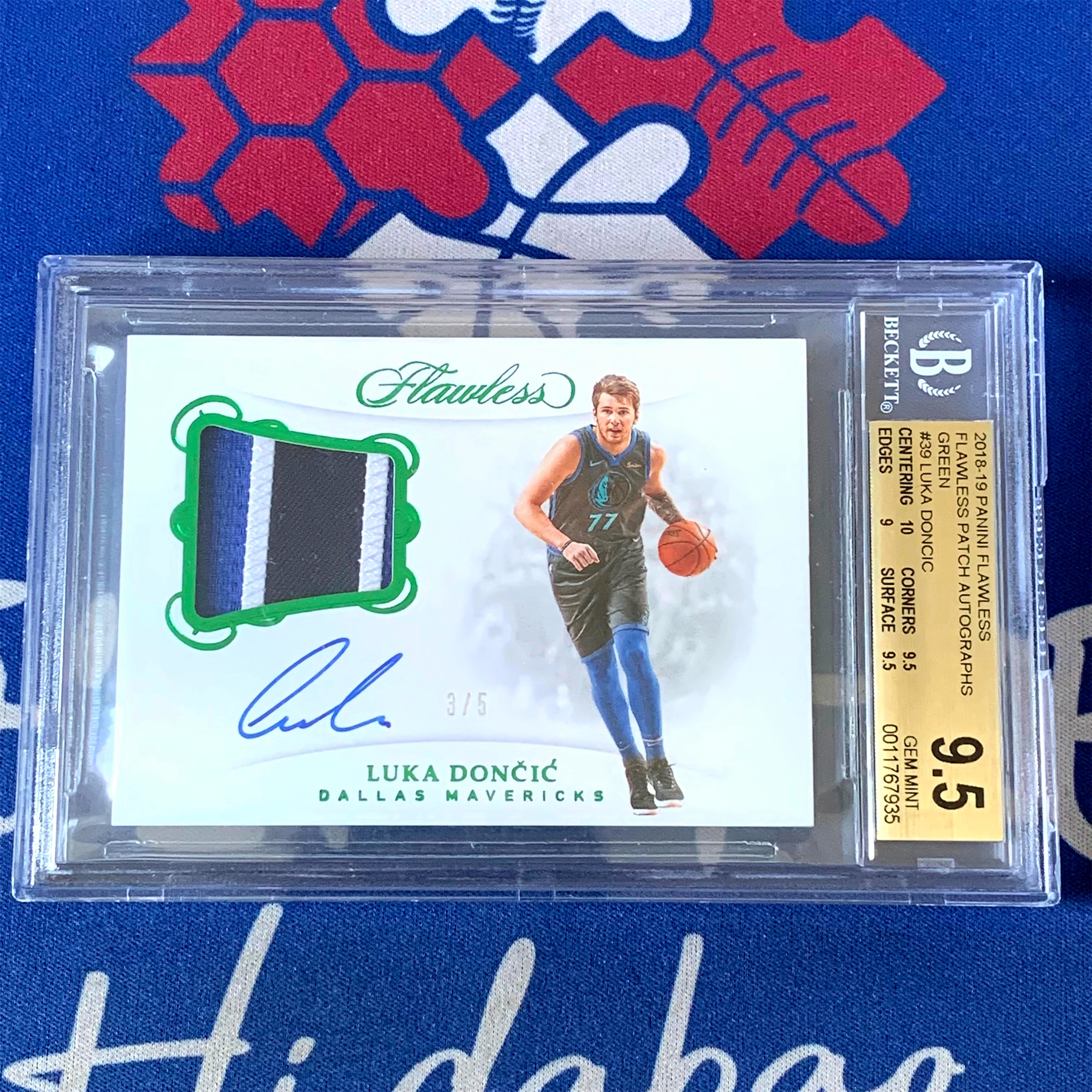 2018-19 Panini Flawless Luka Doncic RC 【海宝】手提 湖人 独行侠 新秀 东契奇 5编 顺位编 绿宝石 暴力RPA签字卡 卡签 BGS金标9.5/10分 顶级收藏