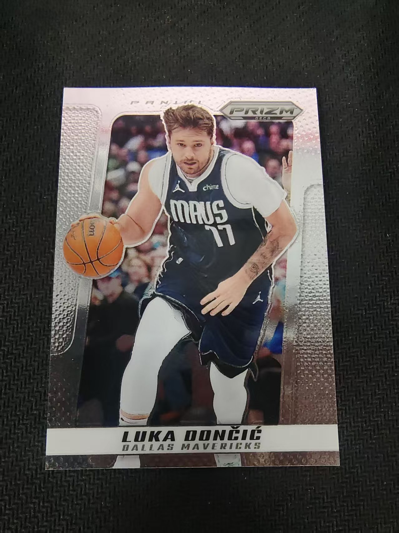 【可合并,不累计】2024-25 Panini prizm deca Luka Doncic PZ 复古 复刻 卢卡 东契奇 077 东77 独行侠 划痕 边角瑕疵 #66