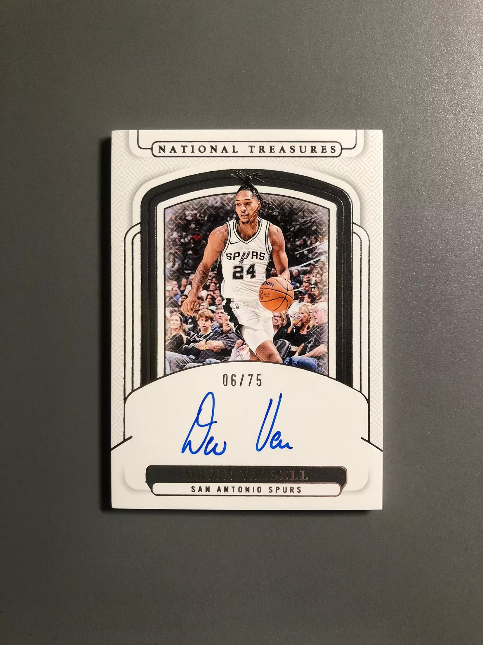 2024-25 Panini National Treasures Devin Vassell 德文·瓦塞尔 马刺 签字 卡签 75编 实卡好看 卡品如图 可累计 DF029【诚接代卖】