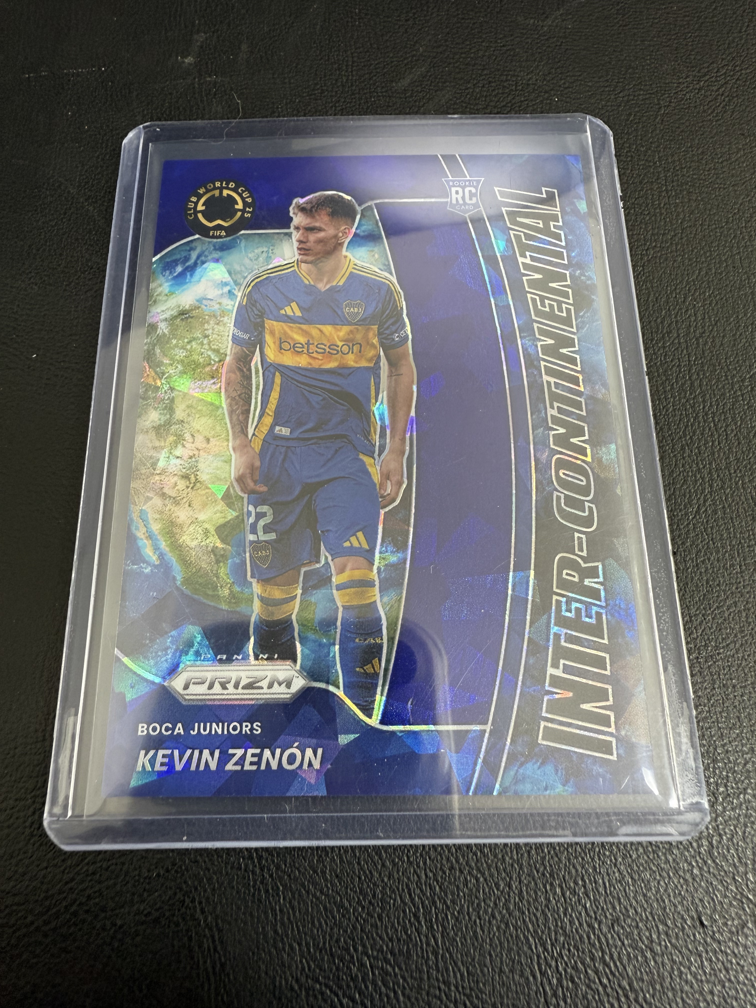 2025 Panini Prizm FIFA Club World Cup Kevin Zenon #6 RC 博卡青年 凯文 泽农 42/99编 卡品如图 只合并当日订单【金叔代拍 秦月】