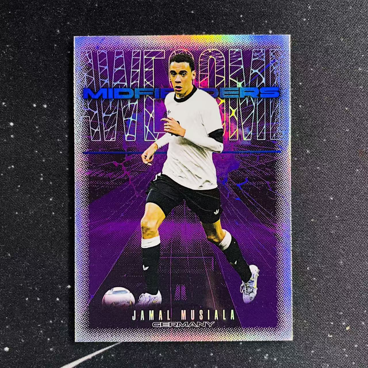 2025 Futera Fans Selection 福特拉 Jamal Musiala 穆西亚拉 穆夏拉 德国 拜仁 超凡中场特卡 紫平行 11/15编 瑕疵如图 洛北拍卖 徐总3380L