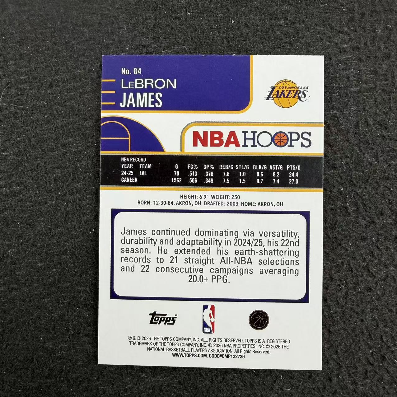 【阿福拍卖】2026 Topps Hoops LeBron James 勒布朗 詹姆斯 湖人 棋盘格折 瑕疵图3 收藏必备(CMY)