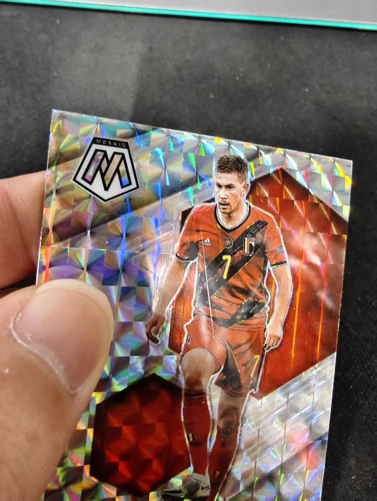 2021-22 Panini Mosaic Kevin De Bruyne 德布劳内 比利时 马赛克折 卡塔尔世界杯马赛克 划痕 边角瑕疵 #194