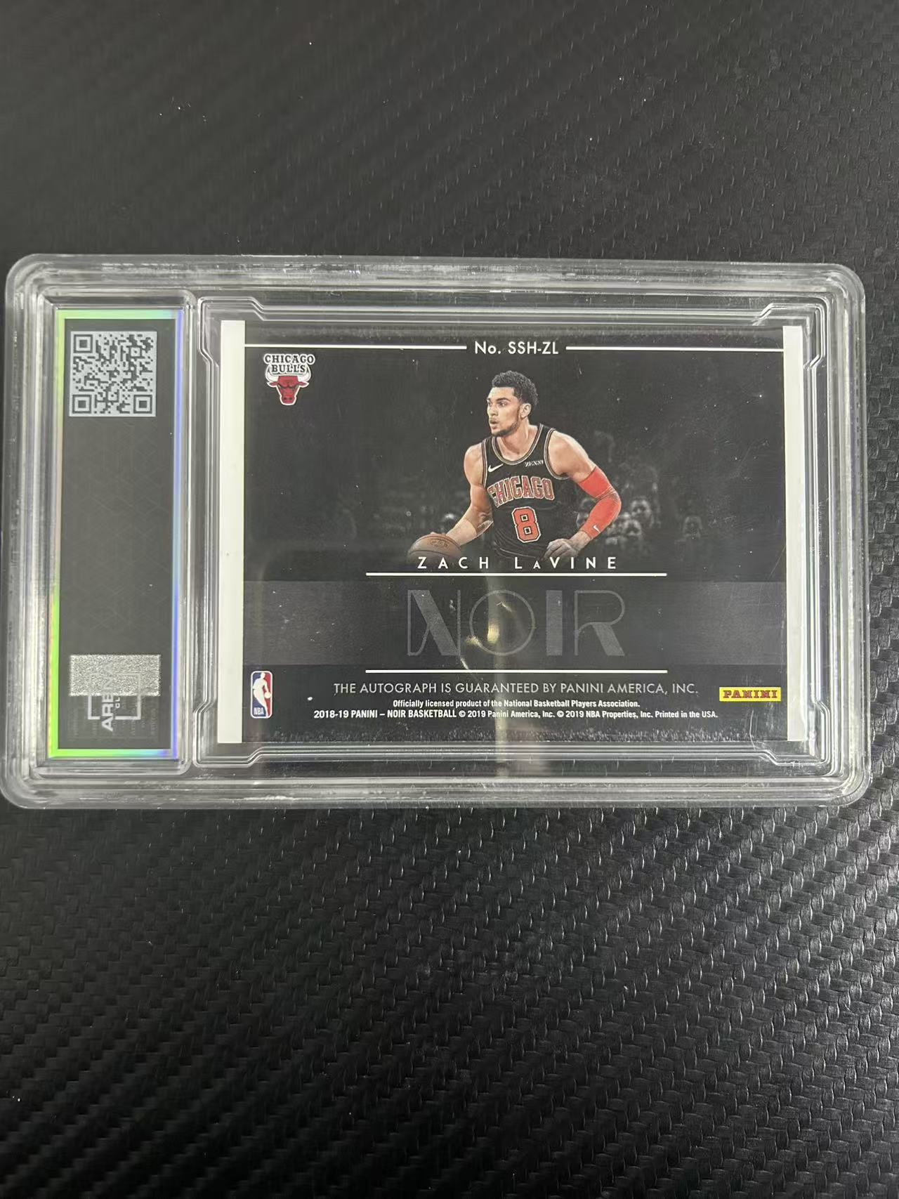 2018-19 Panini Noir Zach LaVine #SSH-ZL ARENA【灯灯拍卡】 诺尔 公牛 扎克拉文 镜面 聚光灯 金笔 签字 卡签 金笔签 扣篮王 87/99编【麦浪风】