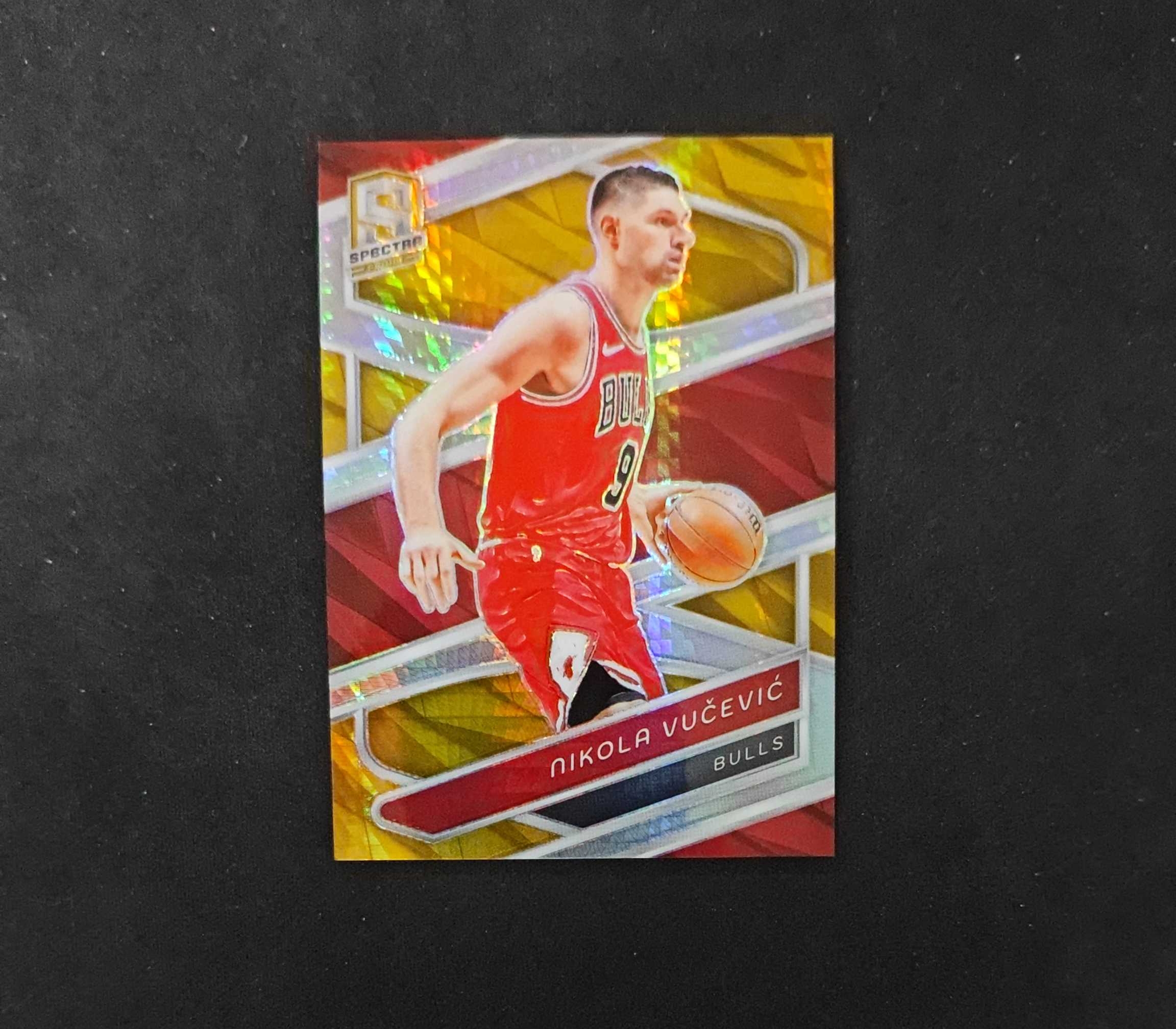 2023-24 Panini Spectra Nikola Vucevic 【SC拍卖】光谱 公牛 武切维奇 3/10编 金hyper 收藏必备(ing哥)