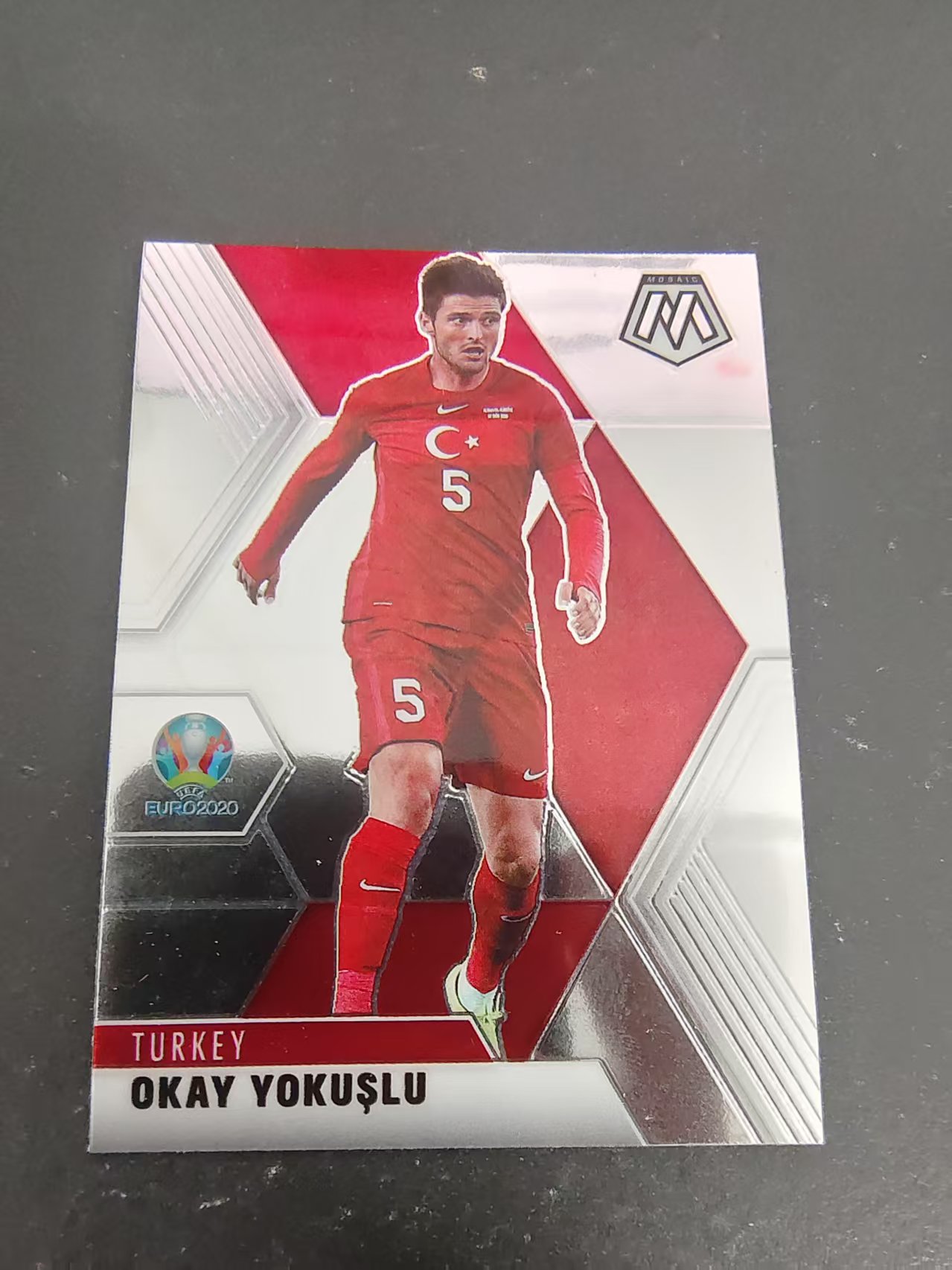【可合并,不累计】2021 Panini Mosaic Euro Okay Yokuslu 约库什卢 土耳其 马赛克 欧洲杯 划痕 边角瑕疵 #96