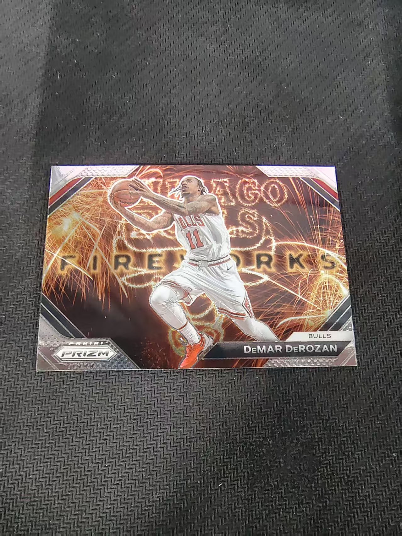 【可合并,不累计】2023-24 Panini Prizm DeMar DeRozan 德玛尔 德罗赞 公牛 烟花特卡 PZ 划痕 边角微瑕 介意勿拍 #1
