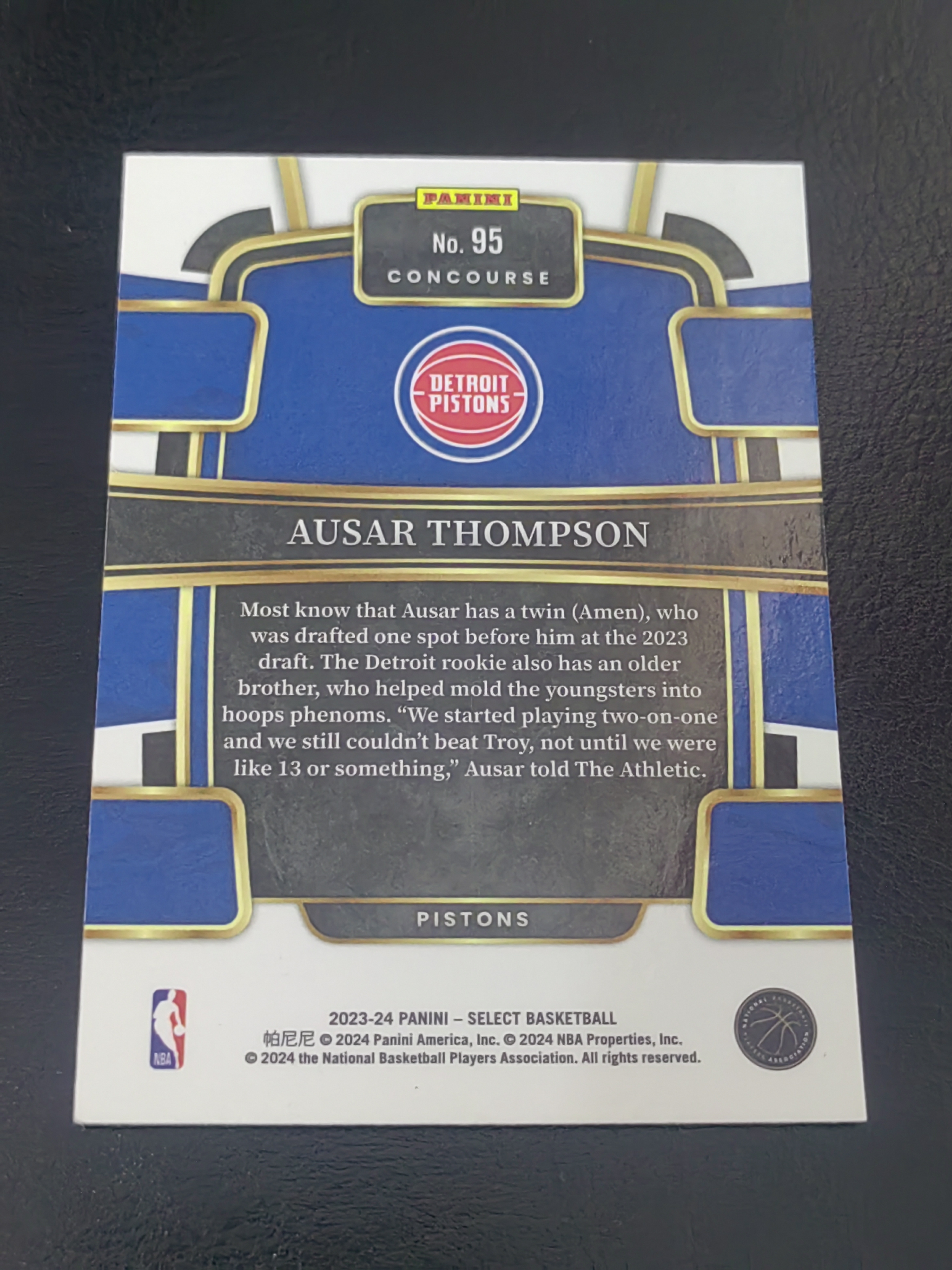 2023-24 Panini Select Ausar Thompson RC SELECT 新秀 奥萨尔·汤普森 活塞 蓝折 篮 白边白角 不保卡品 卡品如图