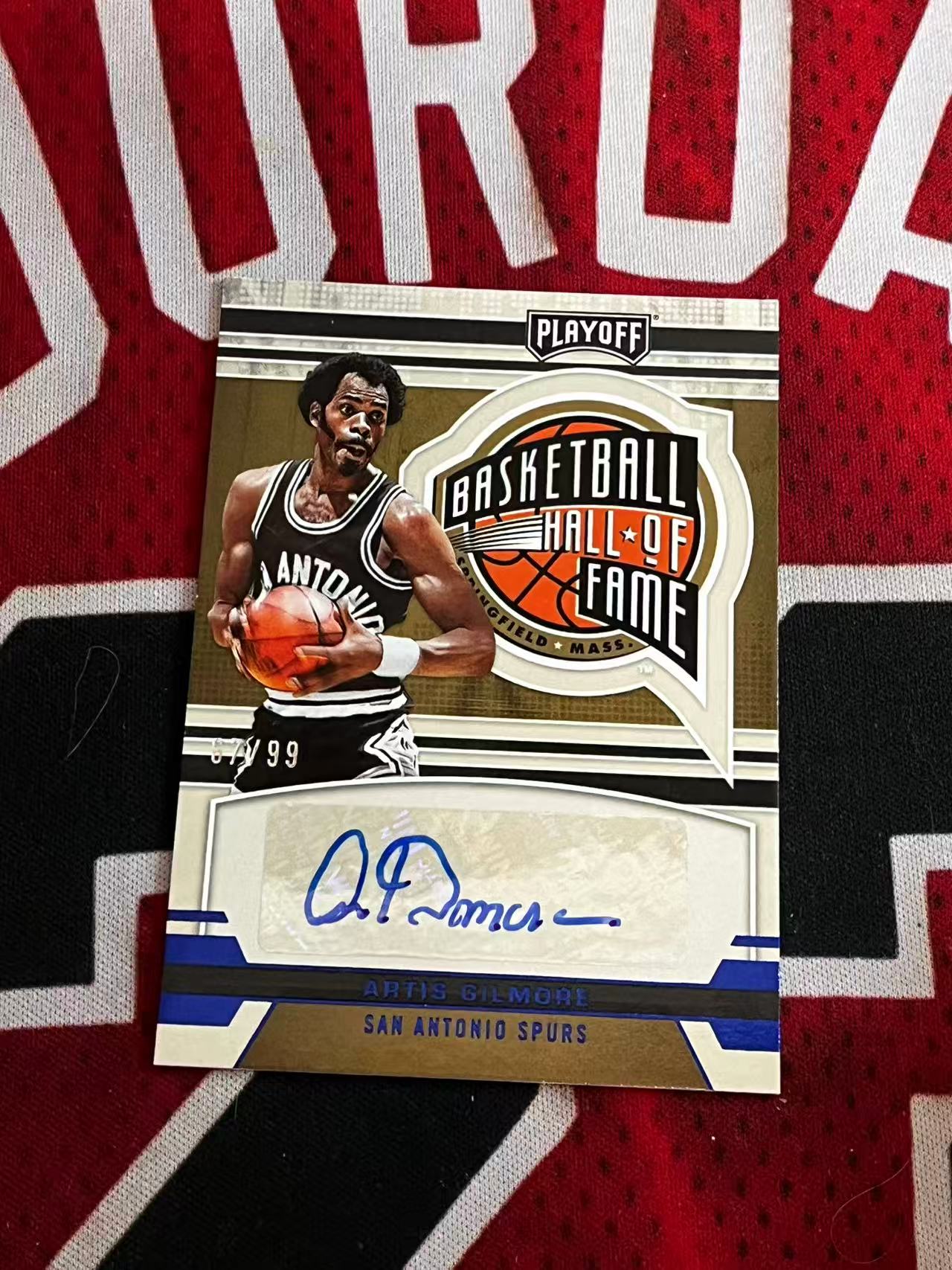 【接寄拍】2021-22 PANINI CHRONICLES 编年史系列 马刺名宿 火车头 阿蒂斯吉尔摩尔 99编 签字卡 全签 名人堂签 蓝平行 专收凑套必备【烂臭嘴拍卖】