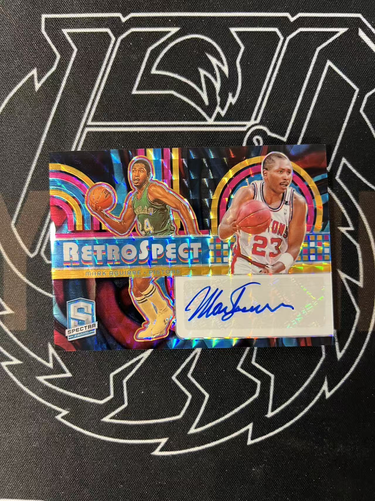 2023-24 Panini Spectra Mark Aguirre 【UTF球星卡】fr4 马克 阿吉雷 光谱 75编 前世今生 签字 75编 折射 通行卡品