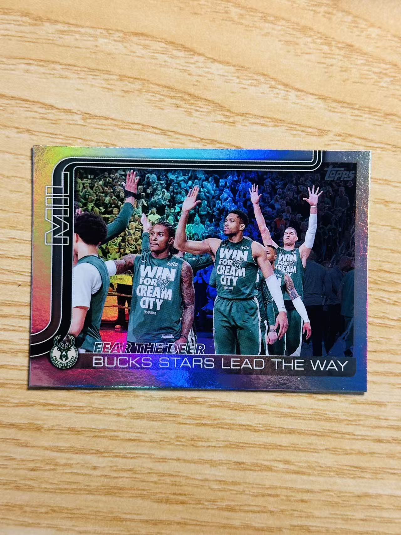 2025-26 Topps flagship Giannis Antetokounmpo 嘿嘿代卖 字母哥 扬尼斯 阿德托昆博 雄鹿 出场仪式 银折 gjmy 收藏必备