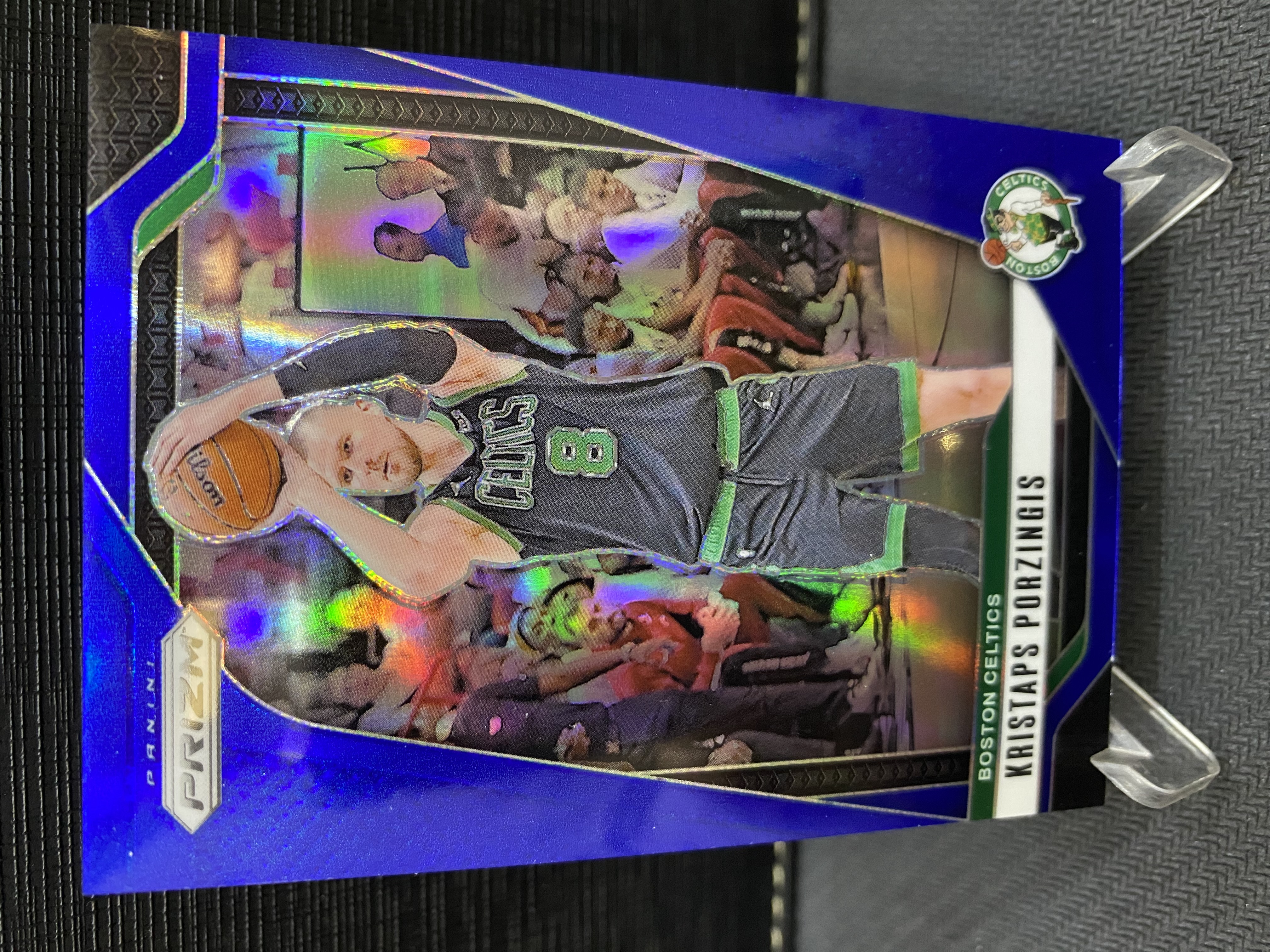 2024-25 Panini Prizm Kristaps Porzingis PZ 凯尔特人 波尔津吉斯 199编 蓝折 收藏必备 卡品如图 -老道-【乌苏拍卖】