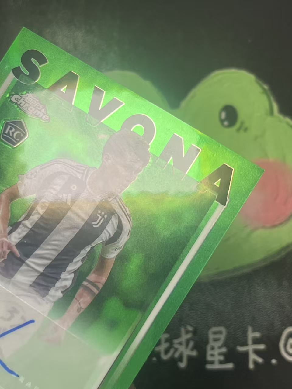 2025 Topps Chrome Nicolo Savona 欧冠 尤文图斯 尼科洛 萨沃纳 新秀 RC 99编 签字 微瑕如图【ZYP代拍】望灯