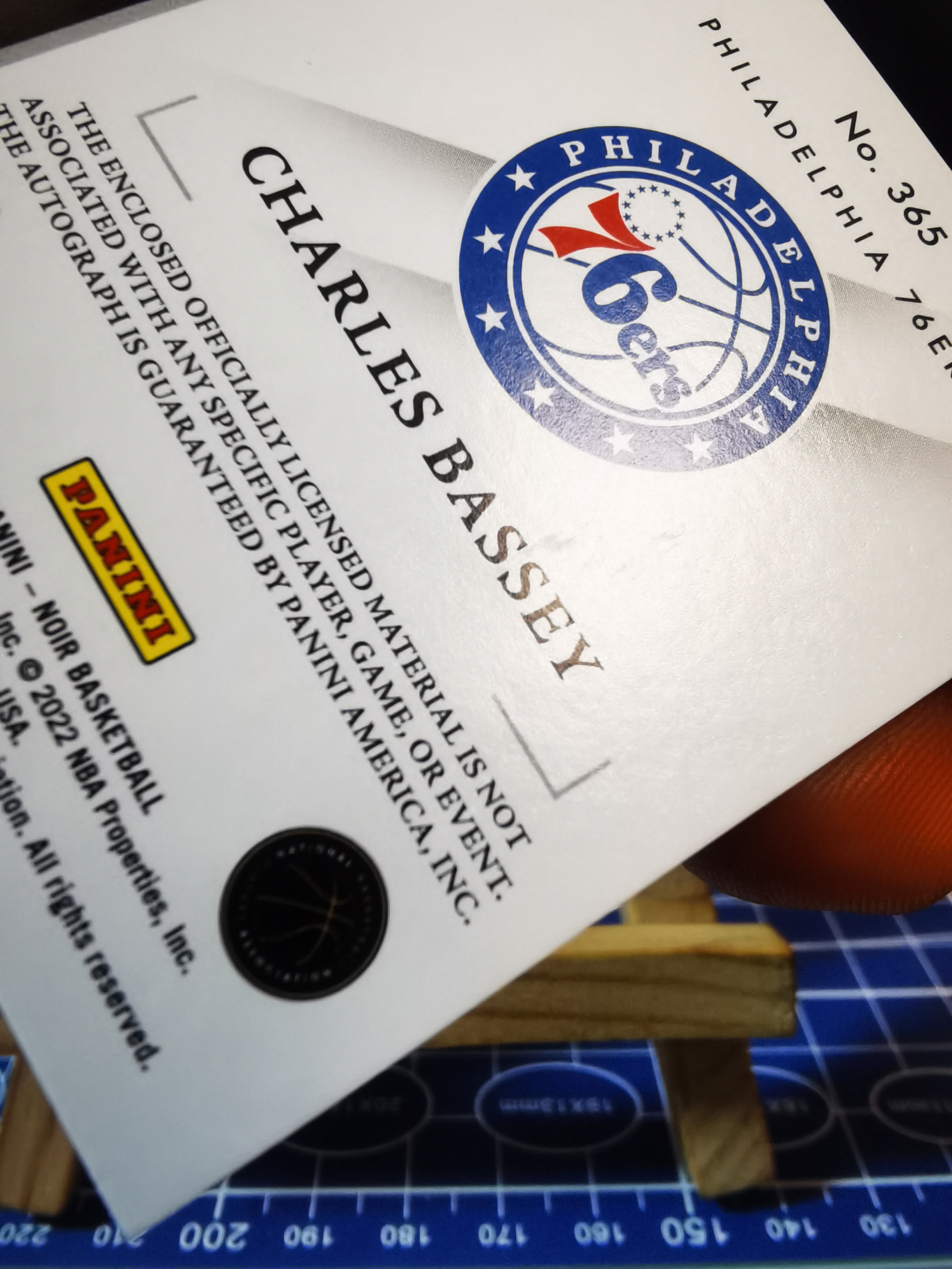 2021-22 Panini Noir Charles Bassey RC #365 /99编 诺尔 查尔斯巴锡 RPA 新秀年 rookie RC 签字 卡签 球衣 暴力 切割