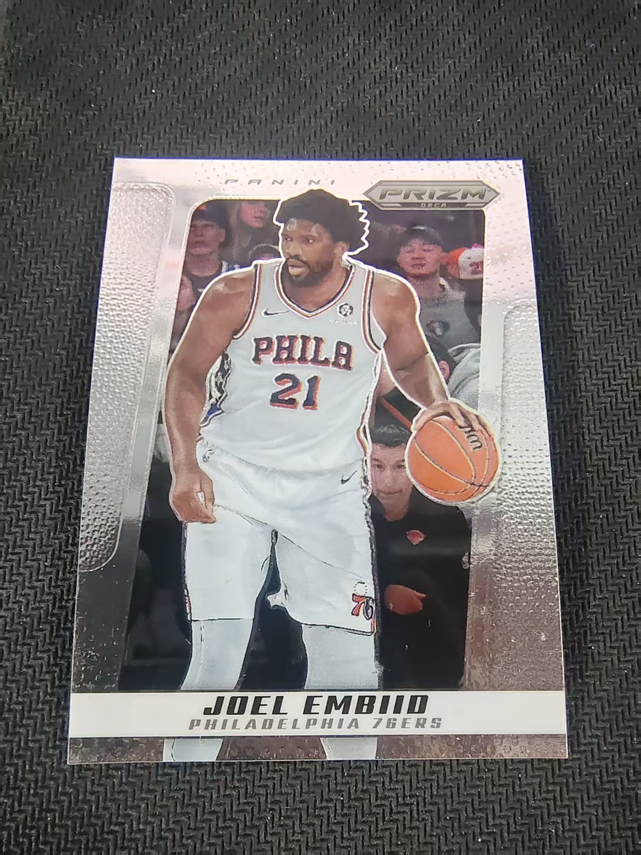 【可合并,不累计】2024-25 Panini Prizm Deca Joel Embiid 复刻PZ 乔尔 恩比德 大帝 76人 划痕 边角瑕疵 #196