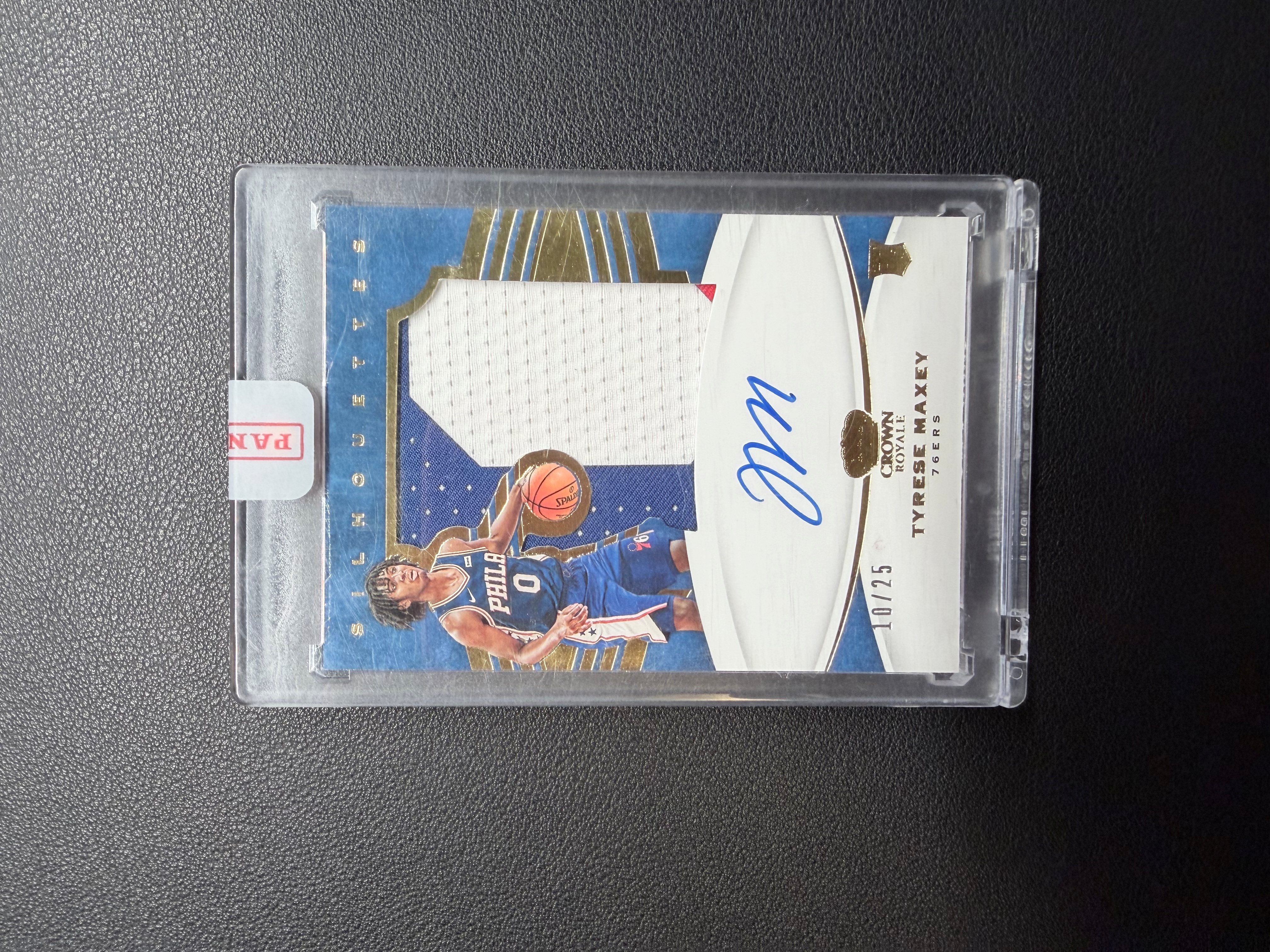 2020-21 Panini Crown Royale Tyrese Maxey RC 马克西 皇冠系列 剪影 大HIT 25编 大窗三色切割 新秀RPA 卡签 签字 76人核心 原封砖 未来可期