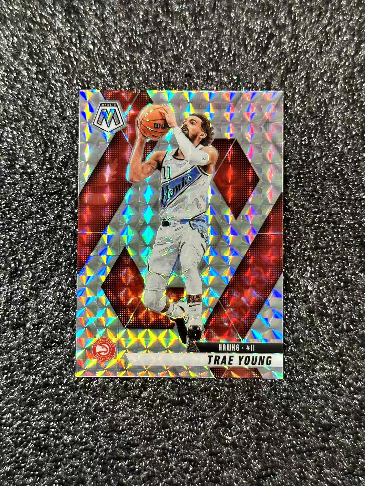 Basketball 特雷 杨 Trae Young 折射 美职篮 卡品如图 收藏必备 非常好看 默认都有瑕疵 介意勿拍 球星卡 明星球员 很有实力 球星卡收藏